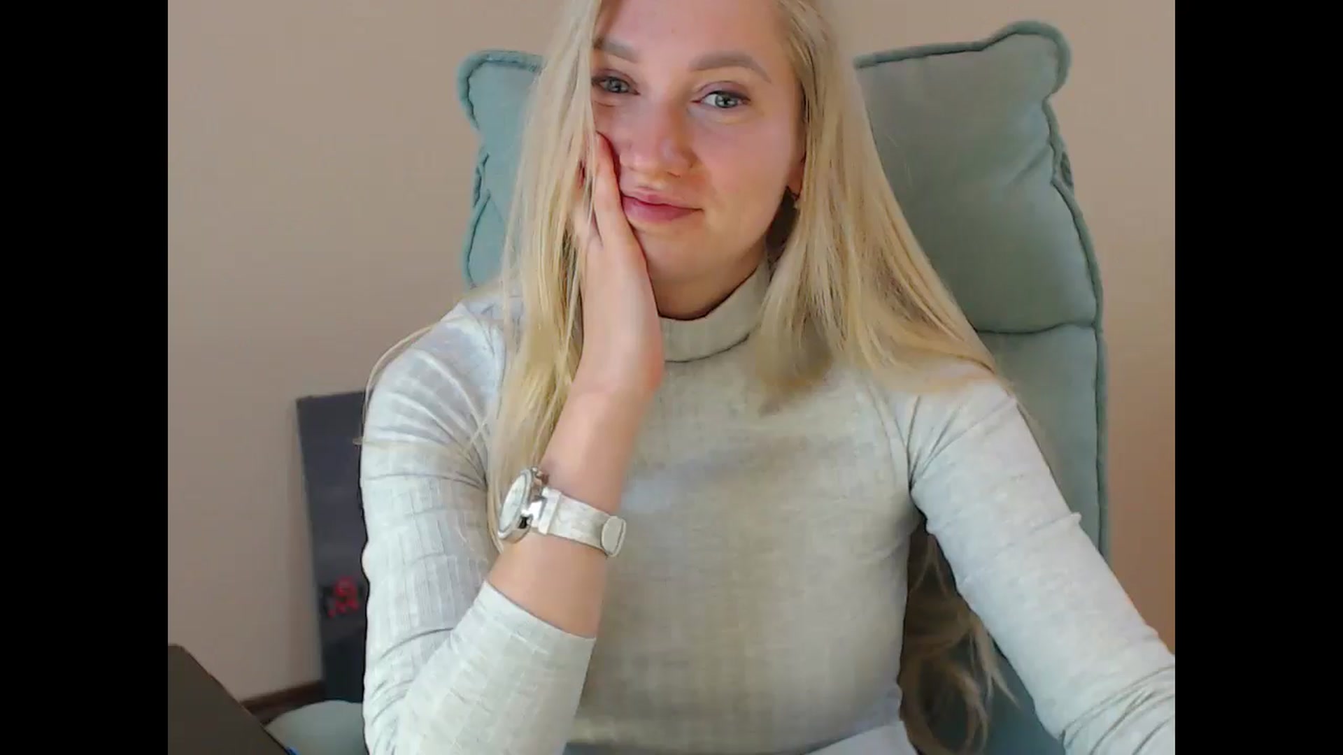 Gallery image thumbnail from Miss_Sylvia's myfreecams stream on, 05/03/2025, 20:03 image 7 of 20