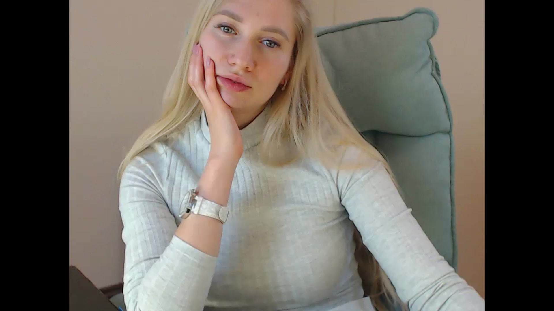Gallery image thumbnail from Miss_Sylvia's myfreecams stream on, 05/03/2025, 20:03 image 11 of 20