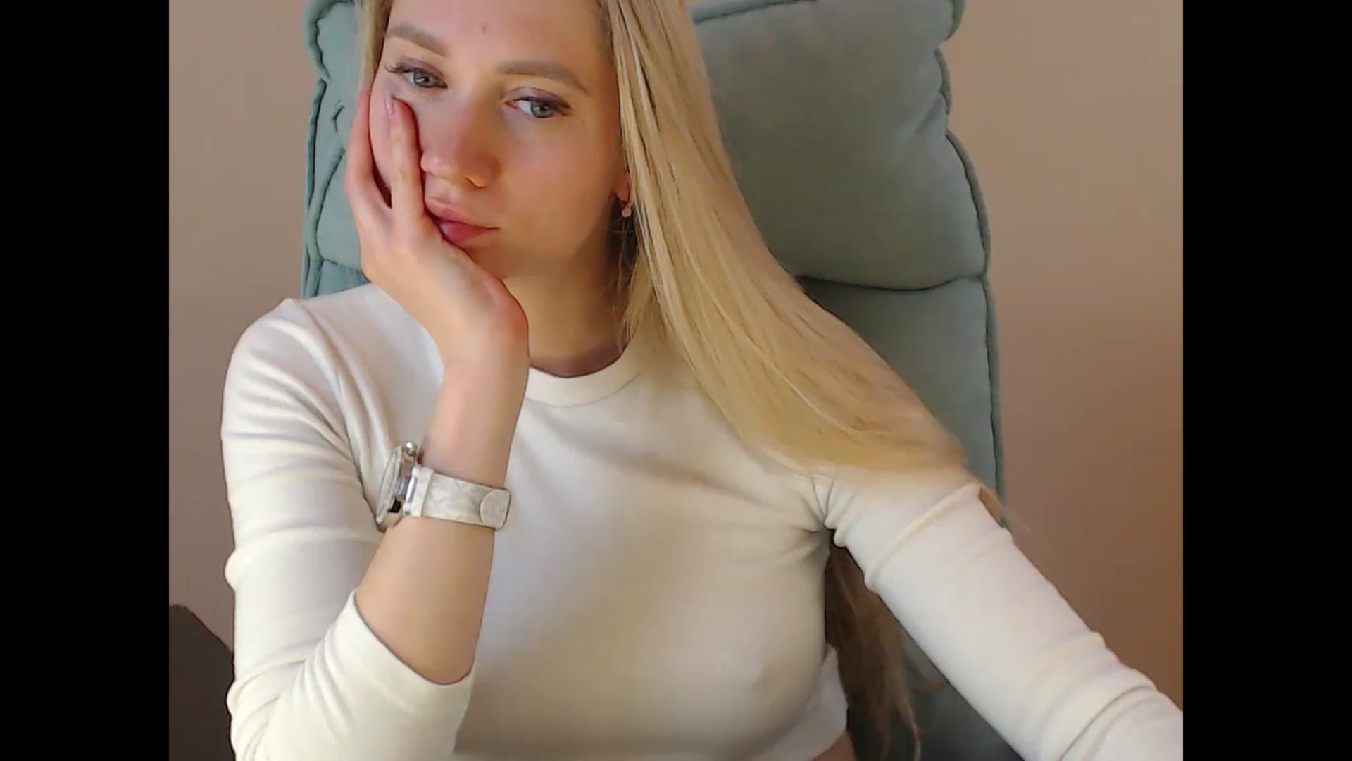 Gallery image thumbnail from Miss_Sylvia's myfreecams stream on, 05/04/2025, 19:44 image 10 of 20