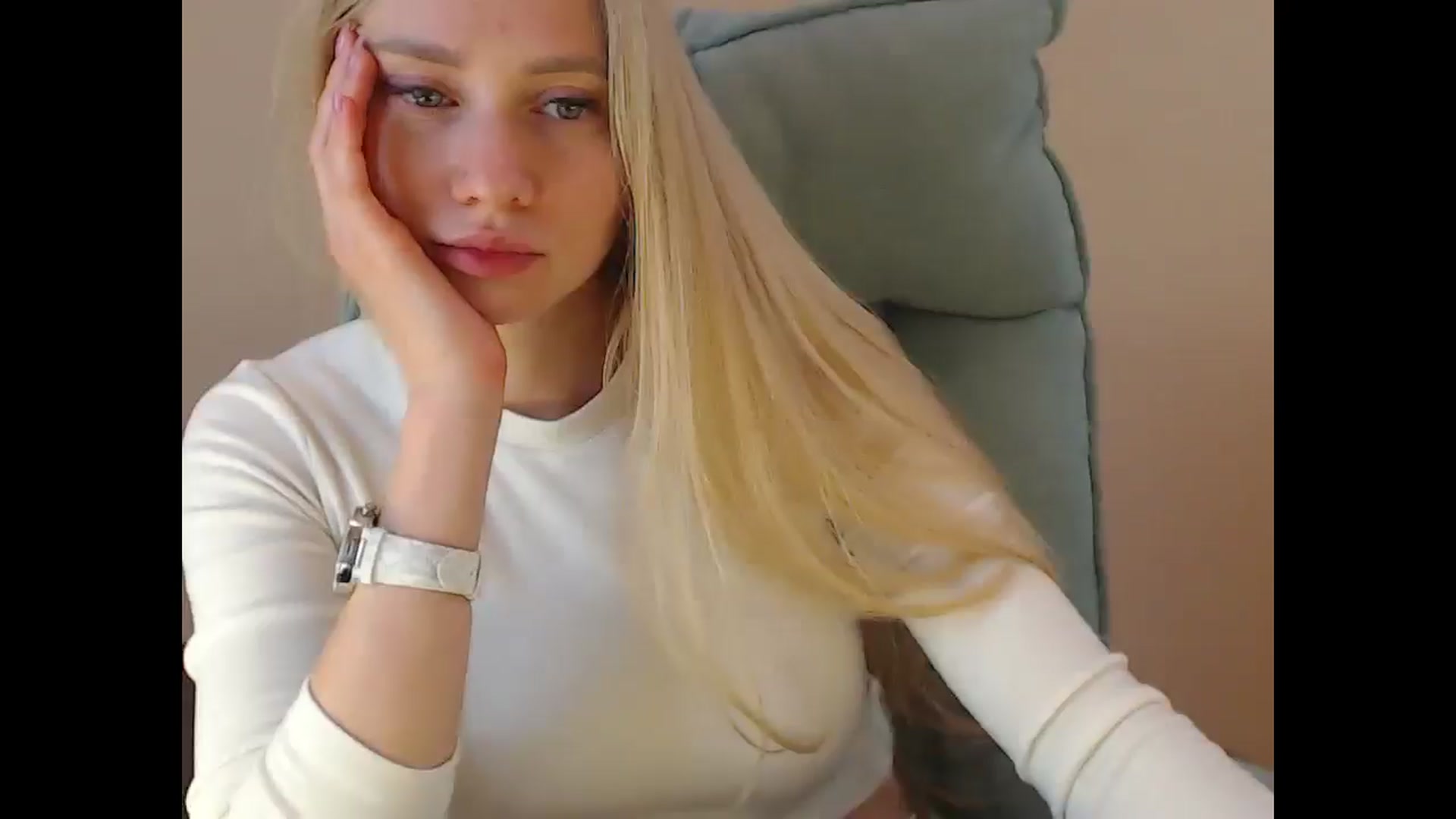 Gallery image thumbnail from Miss_Sylvia's myfreecams stream on, 05/04/2025, 20:29 image 15 of 20