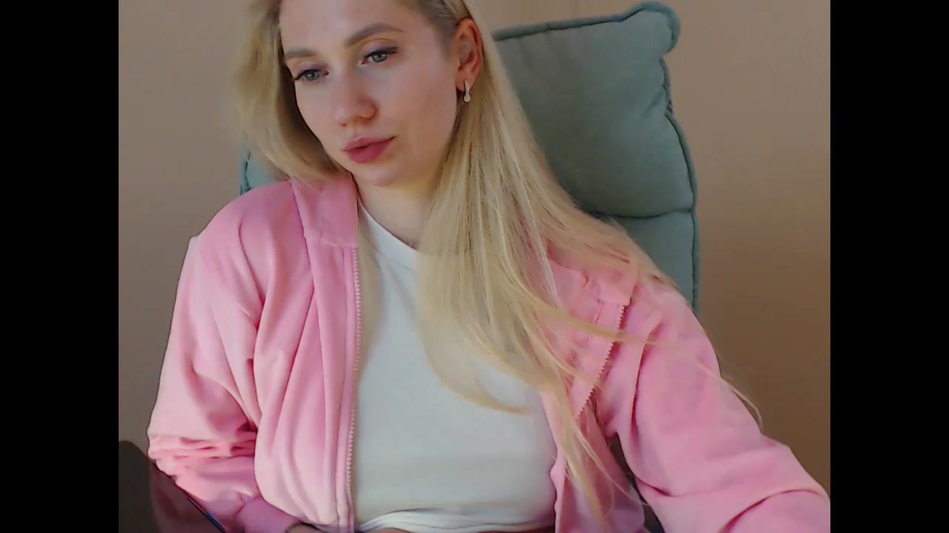 Gallery image thumbnail from Miss_Sylvia's myfreecams stream on, 05/06/2025, 18:54 image 18 of 20