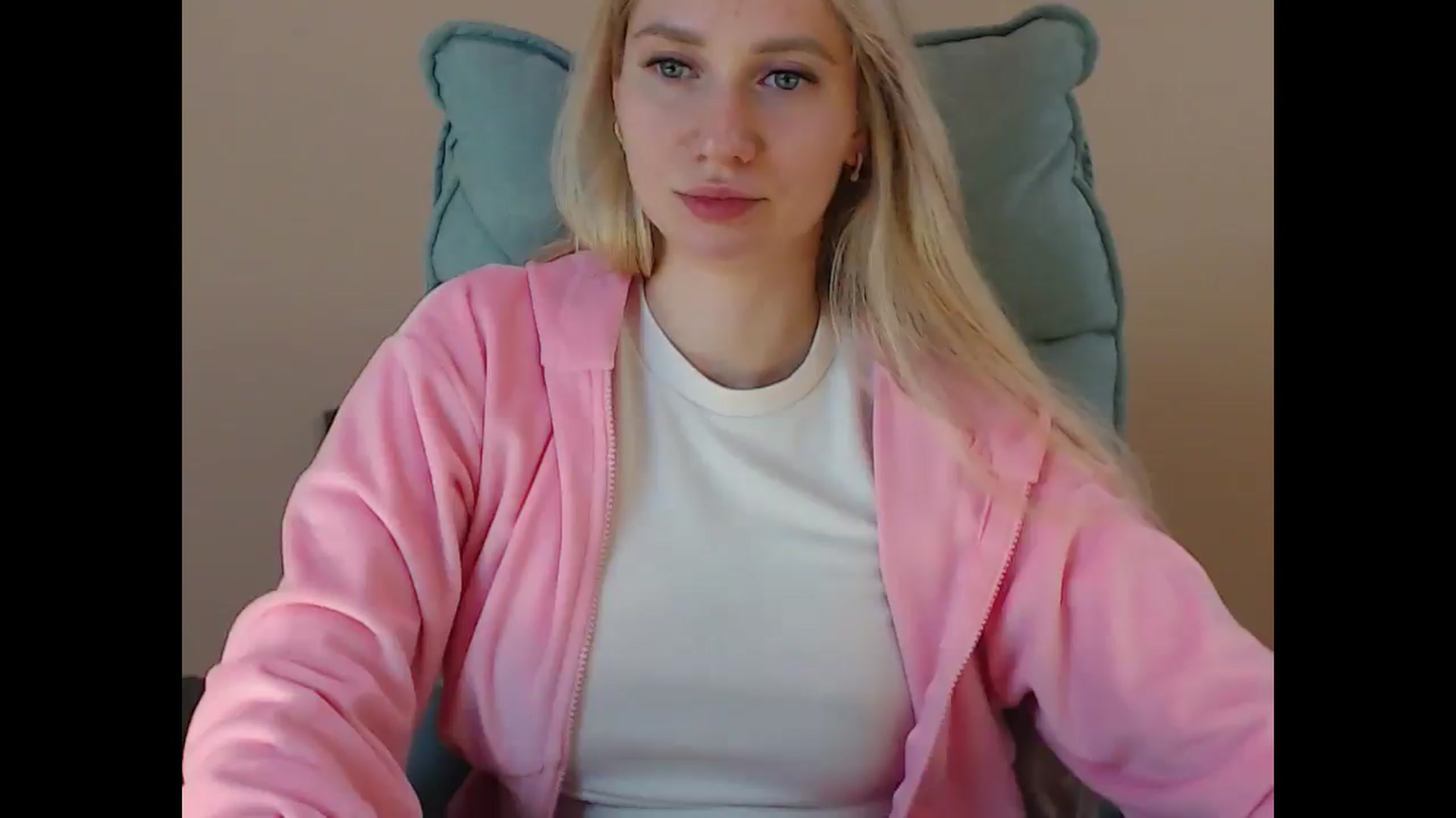 Gallery image thumbnail from Miss_Sylvia's myfreecams stream on, 05/06/2025, 18:54 image 13 of 20