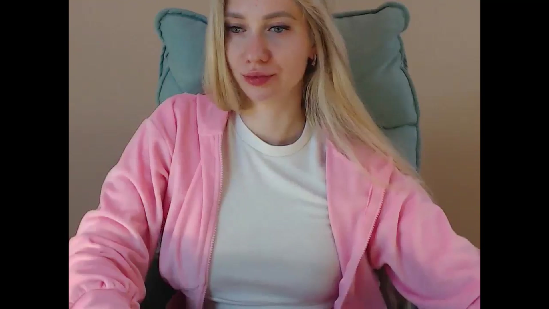 Gallery image thumbnail from Miss_Sylvia's myfreecams stream on, 05/06/2025, 18:54 image 12 of 20