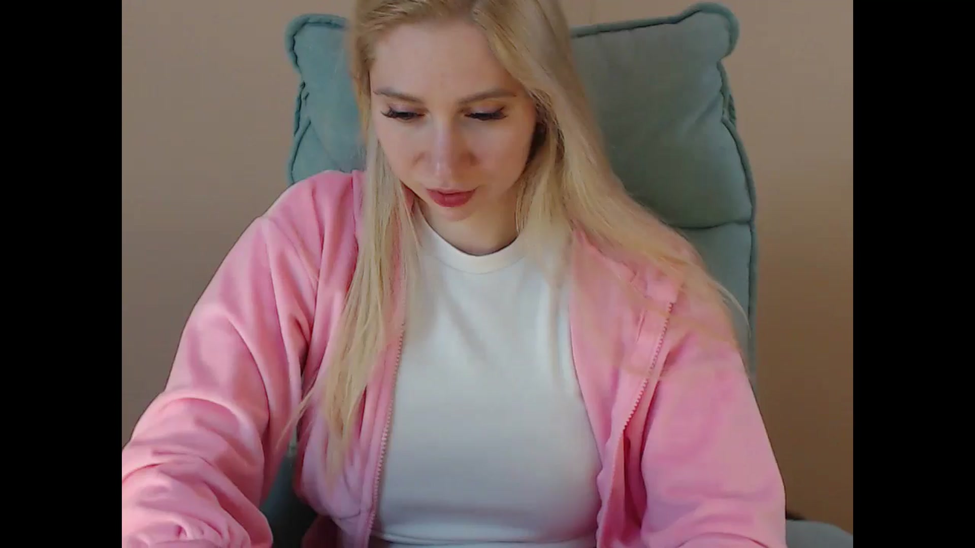 Gallery image thumbnail from Miss_Sylvia's myfreecams stream on, 05/06/2025, 18:54 image 15 of 20
