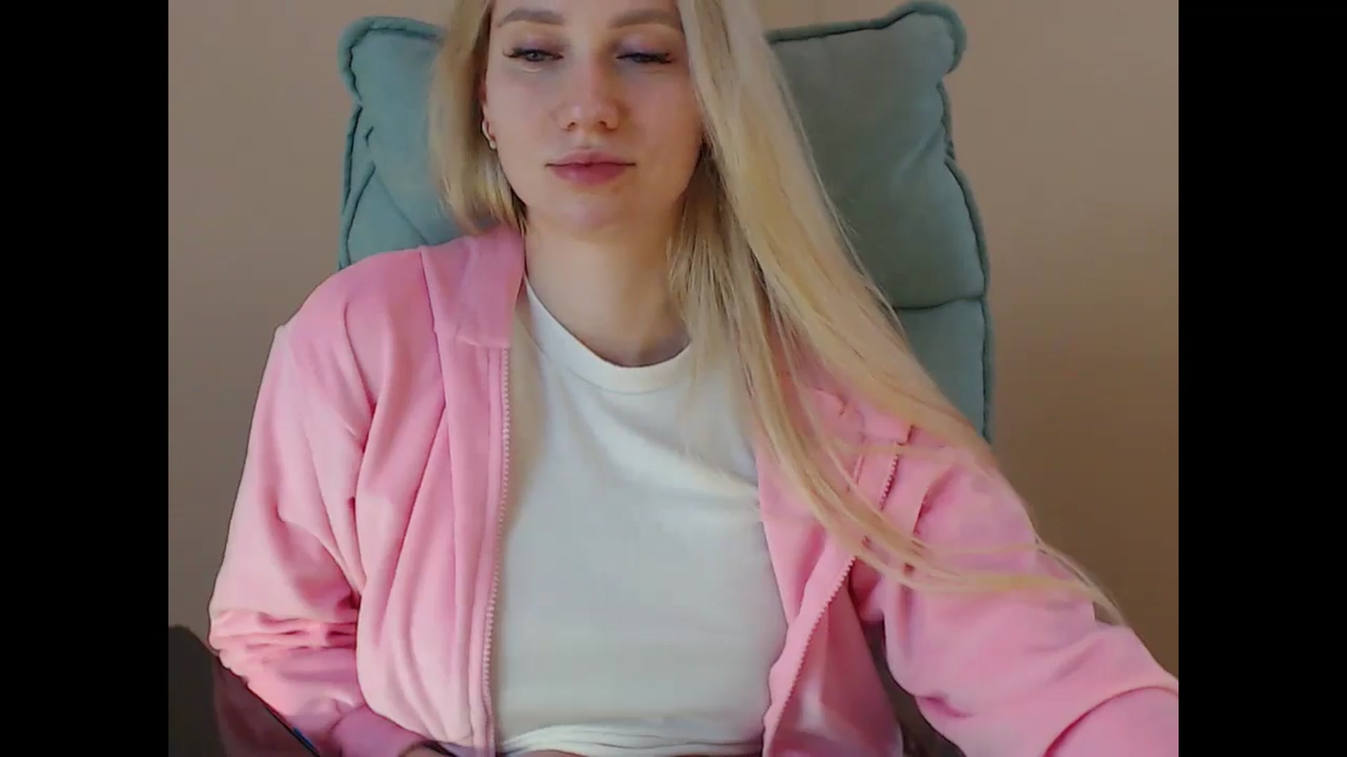 Gallery image thumbnail from Miss_Sylvia's myfreecams stream on, 05/06/2025, 18:54 image 17 of 20