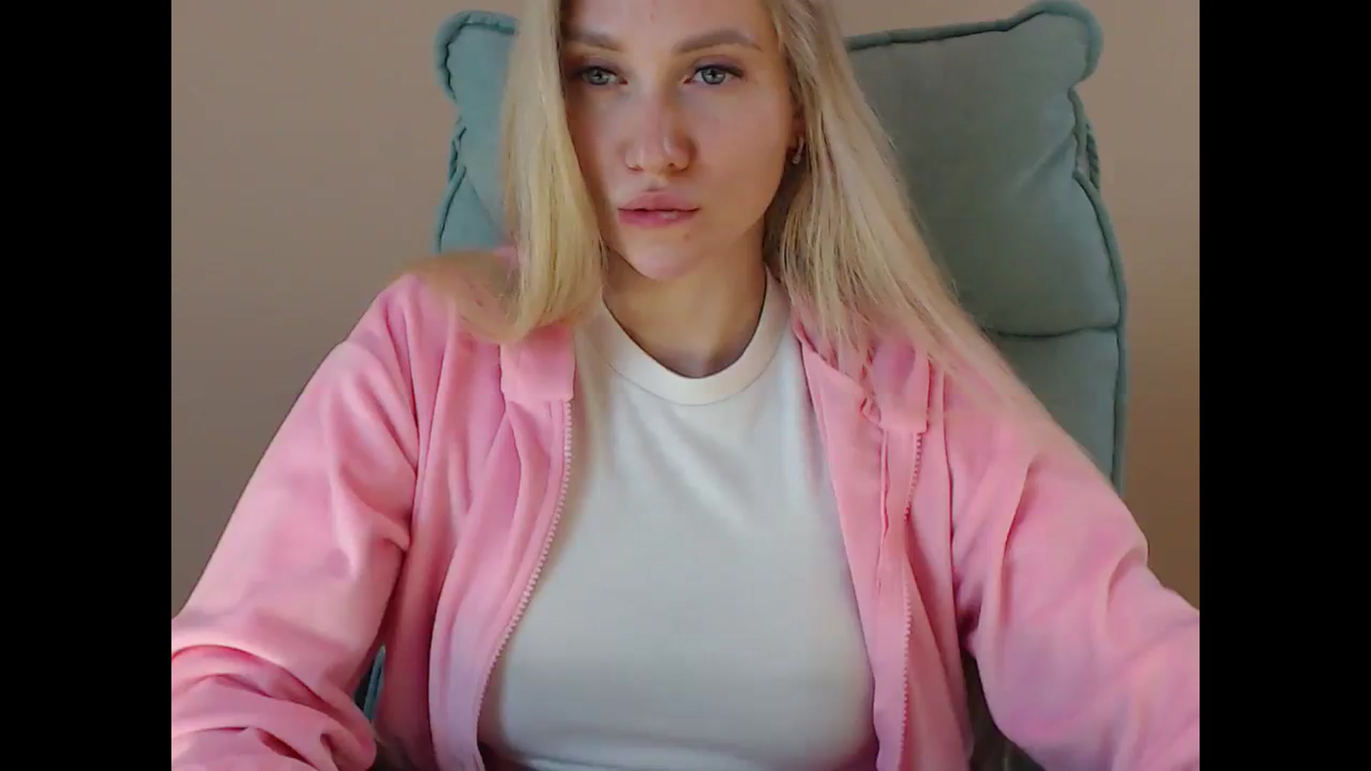 Gallery image thumbnail from Miss_Sylvia's myfreecams stream on, 05/06/2025, 18:54 image 1 of 20