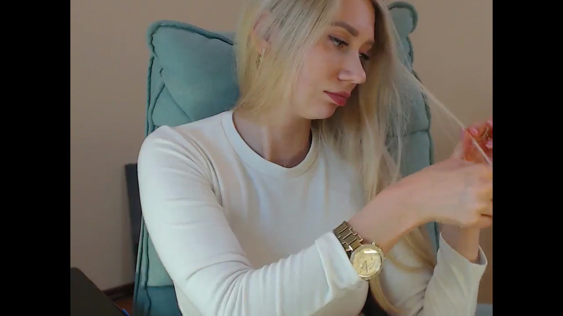 Gallery image thumbnail from Miss_Sylvia's myfreecams stream on, 05/06/2025, 20:12 image 14 of 20