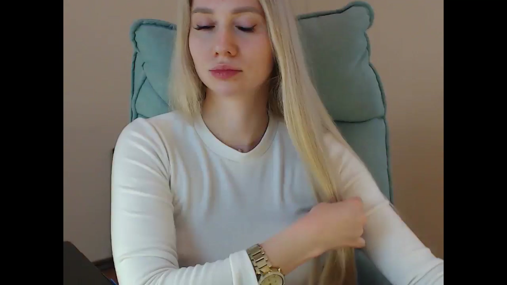 Gallery image thumbnail from Miss_Sylvia's myfreecams stream on, 05/06/2025, 20:12 image 15 of 20