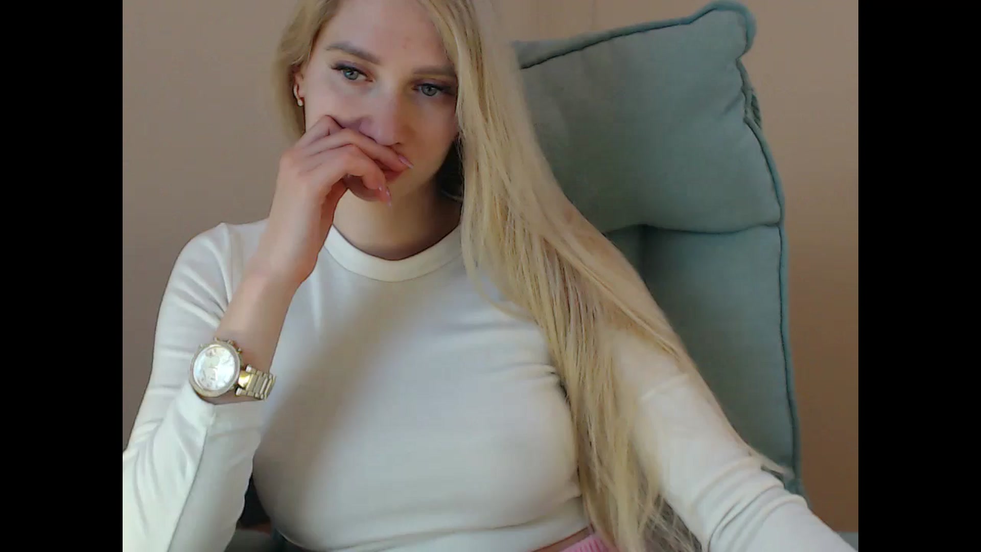 Gallery image thumbnail from Miss_Sylvia's myfreecams stream on, 05/06/2025, 20:12 image 19 of 20