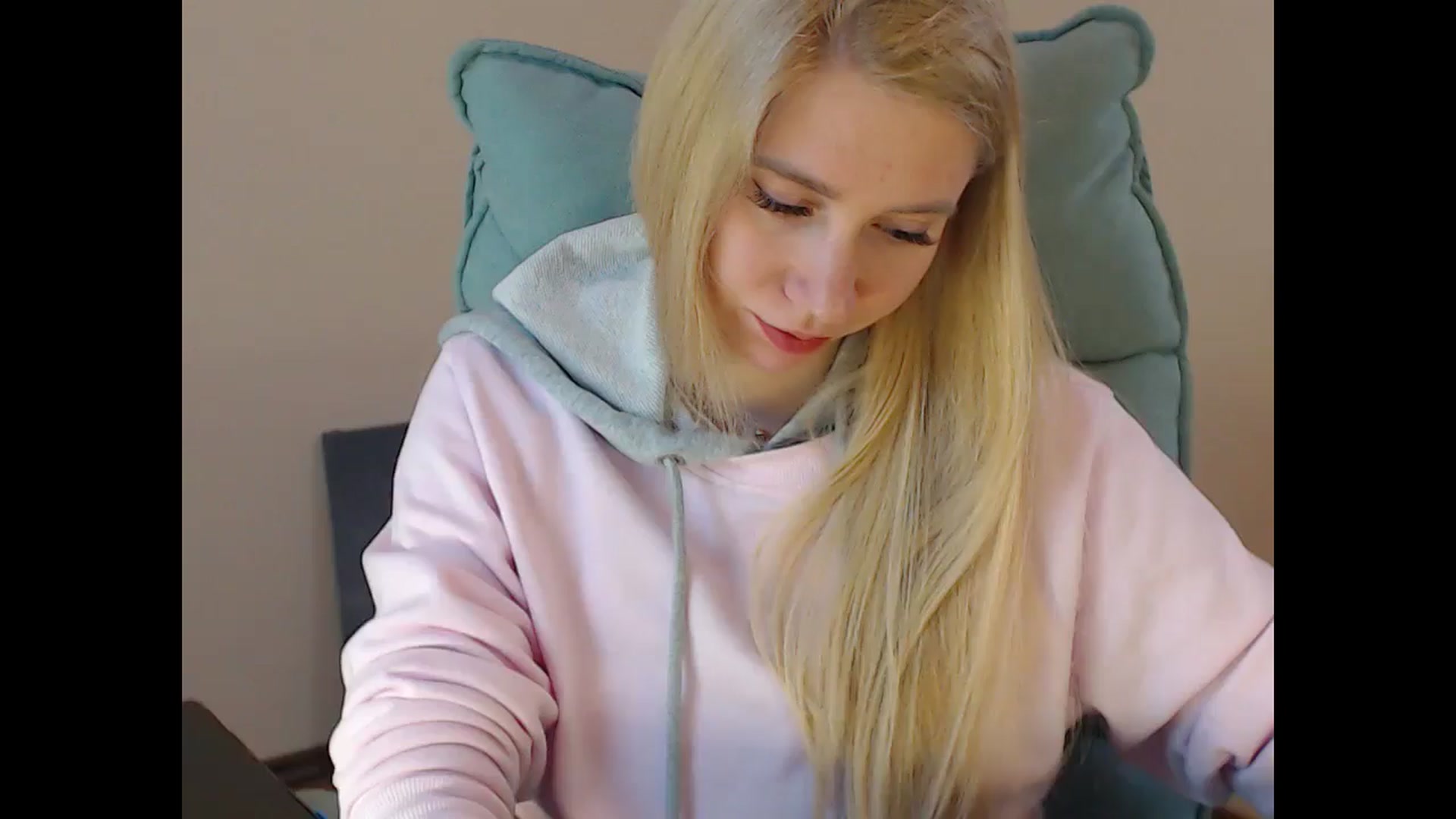 Gallery image thumbnail from Miss_Sylvia's myfreecams stream on, 05/07/2025, 15:24 image 19 of 20