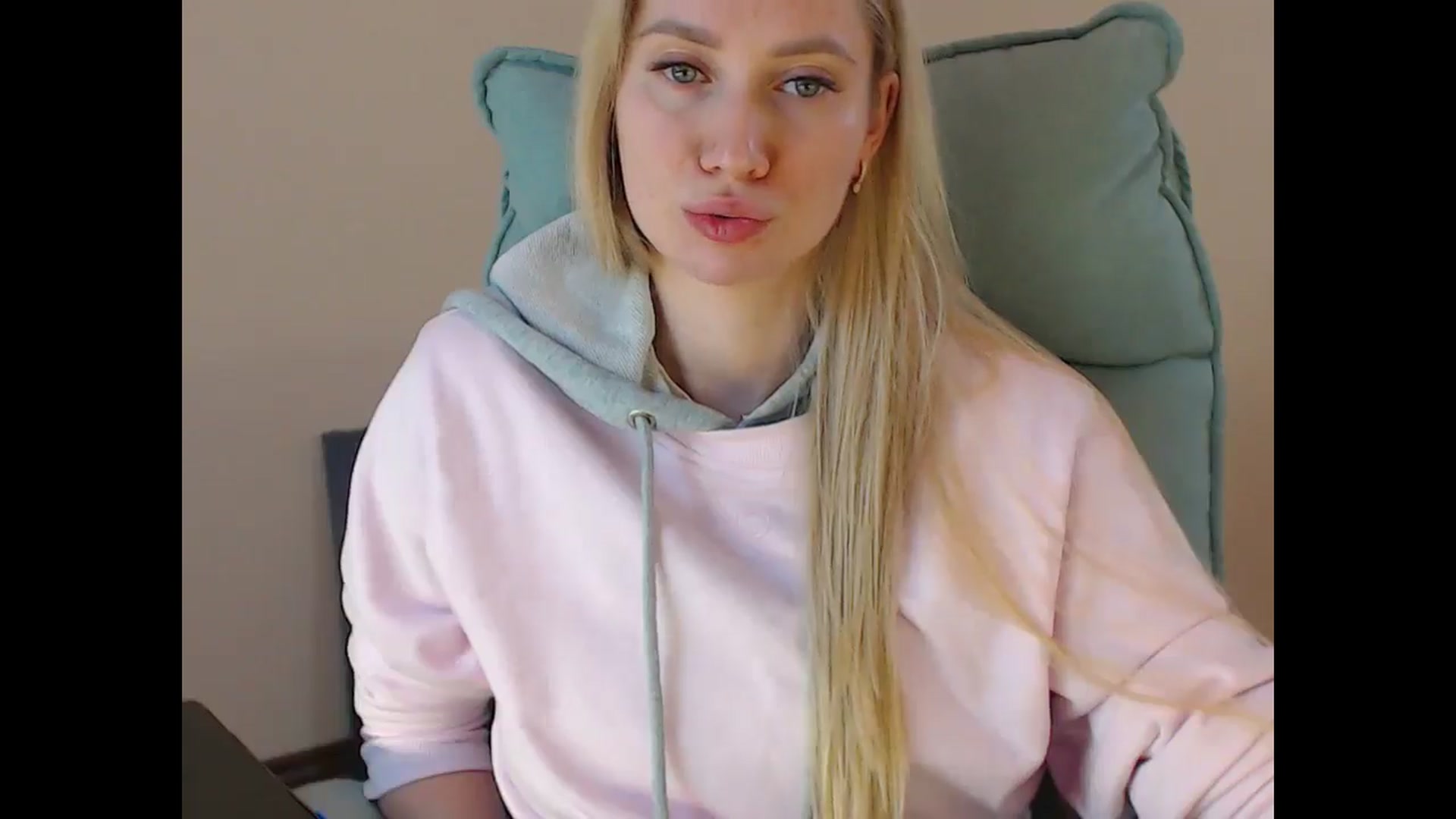 Gallery image thumbnail from Miss_Sylvia's myfreecams stream on, 05/07/2025, 15:24 image 6 of 20