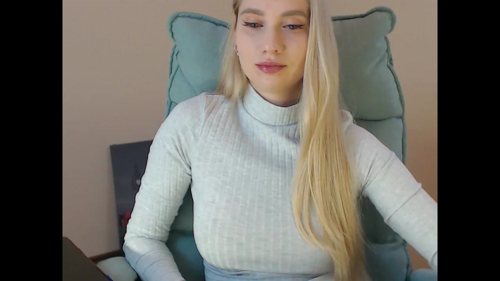 Gallery image thumbnail from Miss_Sylvia's myfreecams stream on, 05/08/2025, 18:05 image 16 of 20