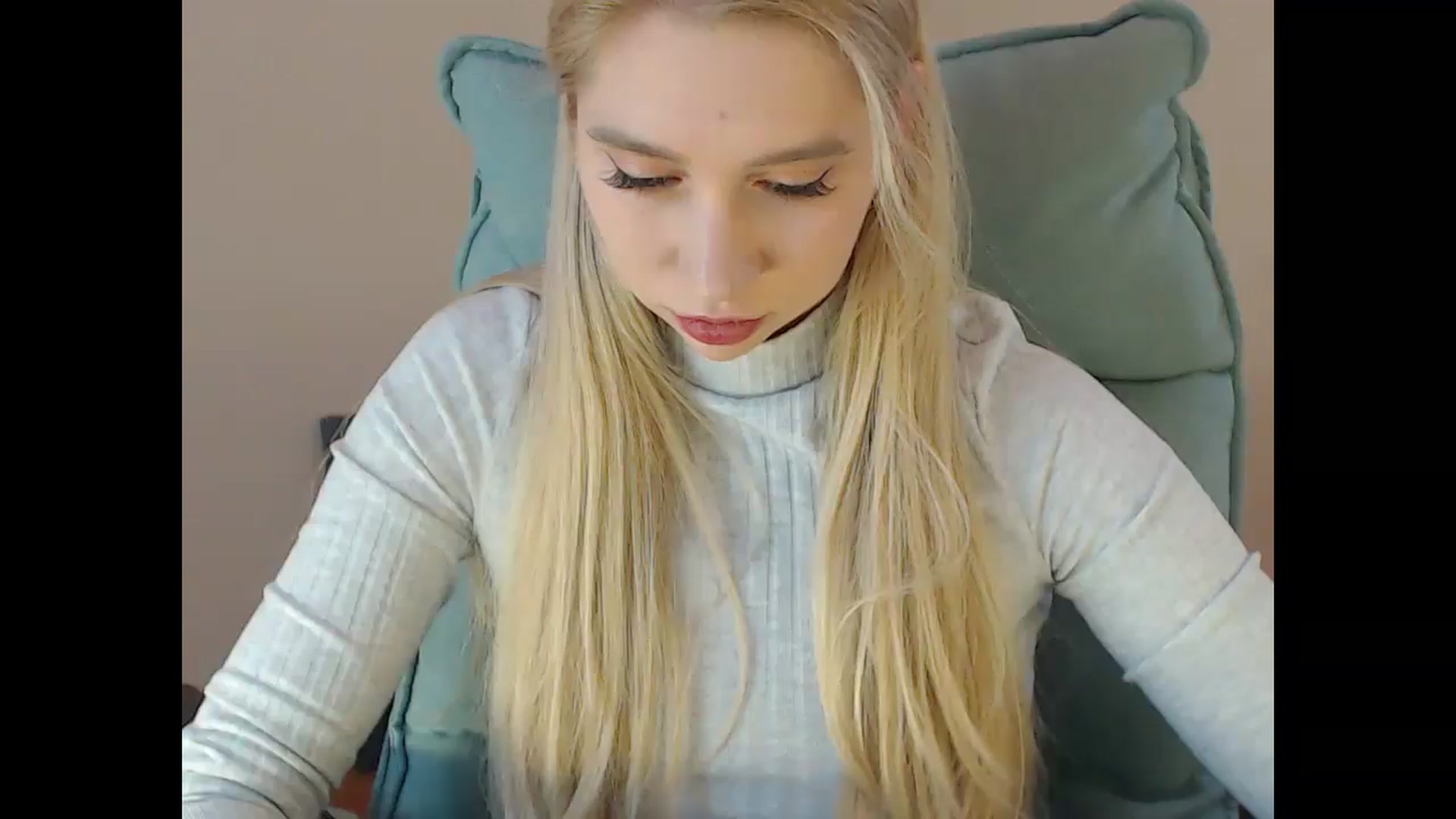 Gallery image thumbnail from Miss_Sylvia's myfreecams stream on, 05/08/2025, 19:53 image 5 of 20