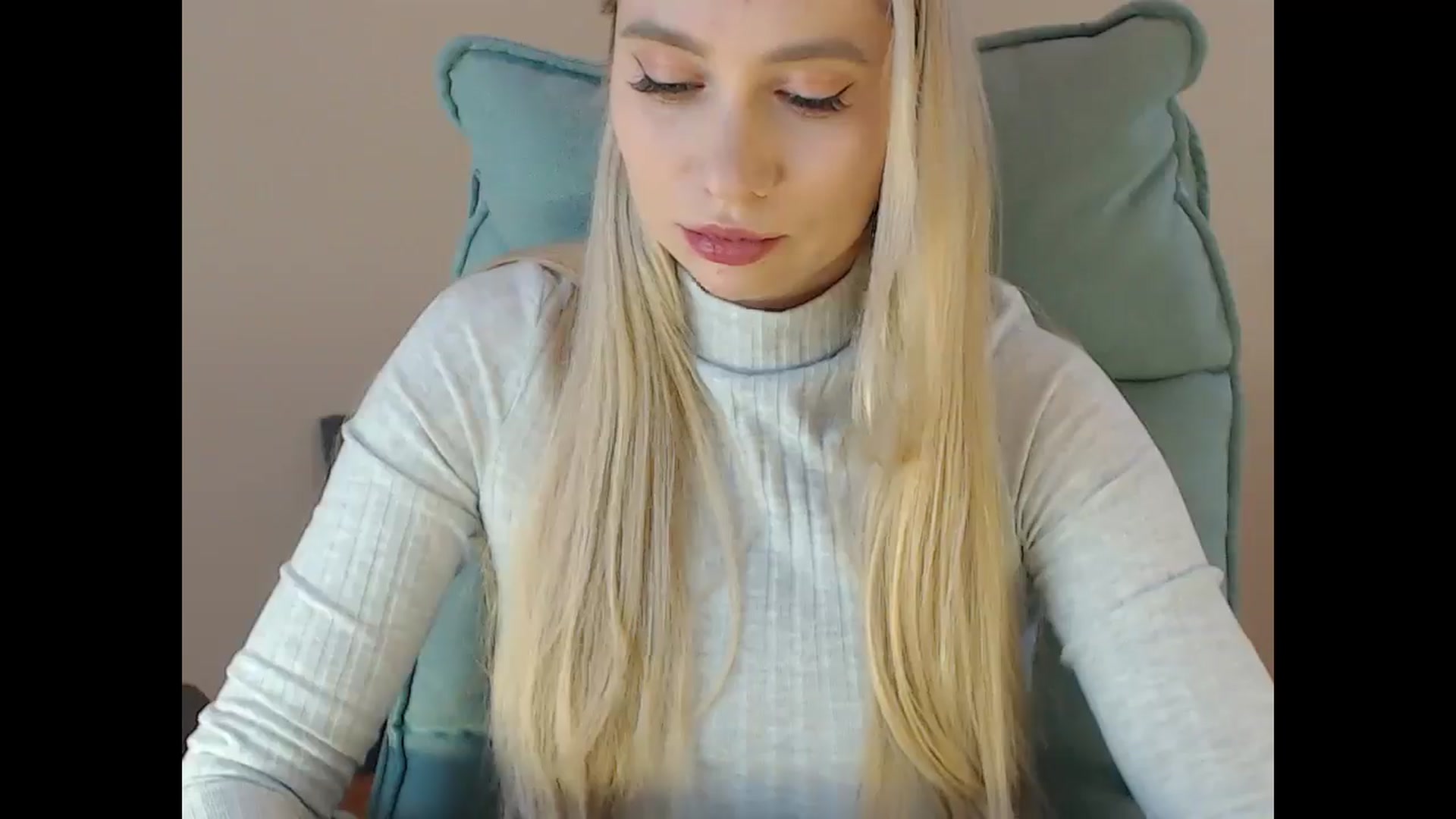 Gallery image thumbnail from Miss_Sylvia's myfreecams stream on, 05/08/2025, 19:53 image 3 of 20