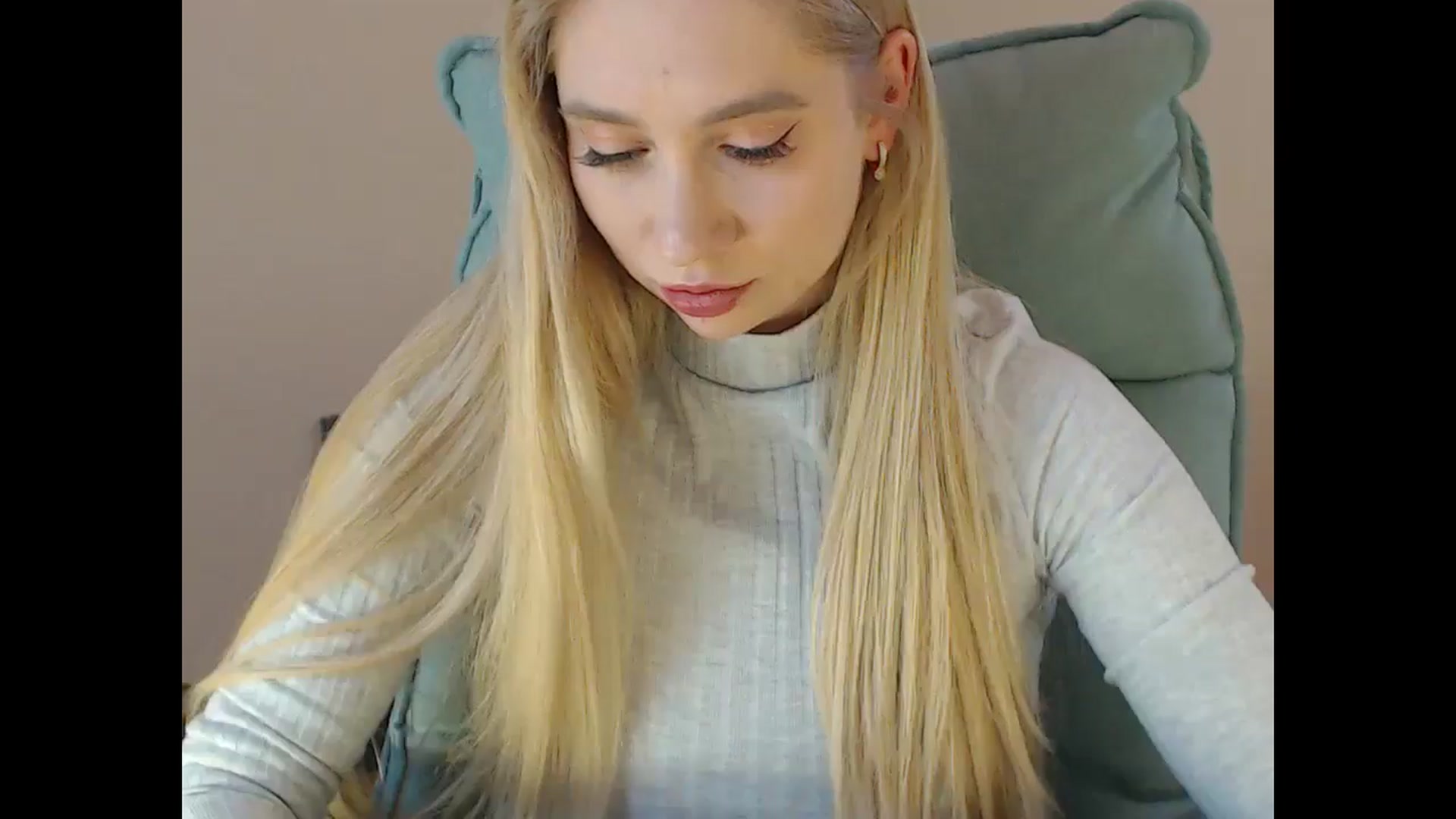 Gallery image thumbnail from Miss_Sylvia's myfreecams stream on, 05/08/2025, 19:53 image 6 of 20