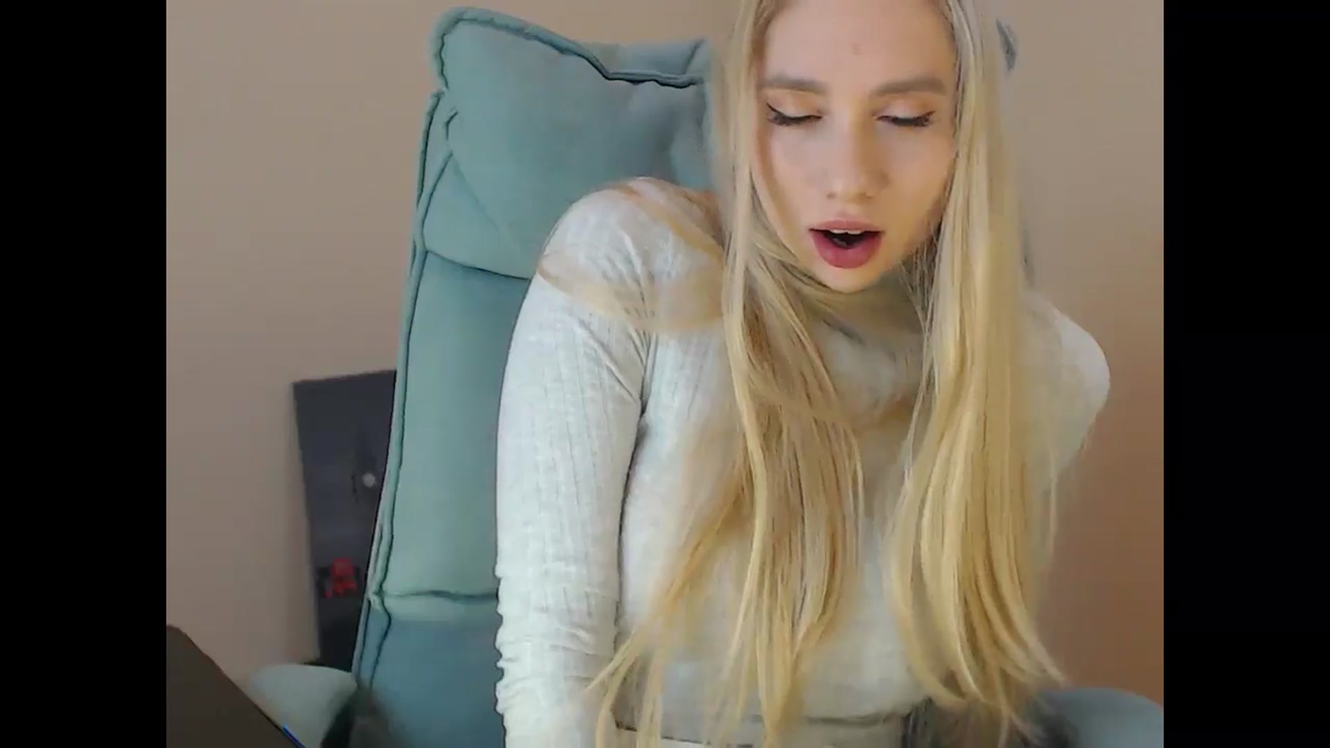 Gallery image thumbnail from Miss_Sylvia's myfreecams stream on, 05/08/2025, 19:53 image 11 of 20
