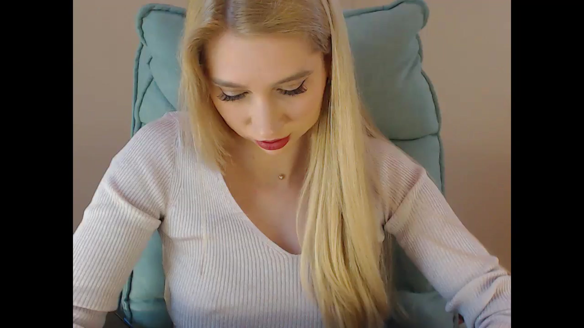 Gallery image thumbnail from Miss_Sylvia's myfreecams stream on, 05/09/2025, 19:41 image 3 of 20