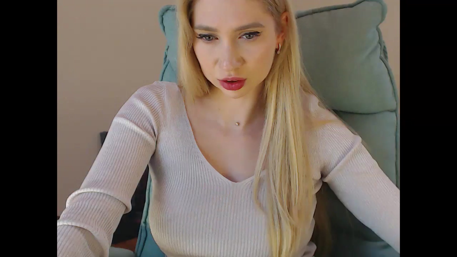 Gallery image thumbnail from Miss_Sylvia's myfreecams stream on, 05/09/2025, 20:15 image 8 of 20