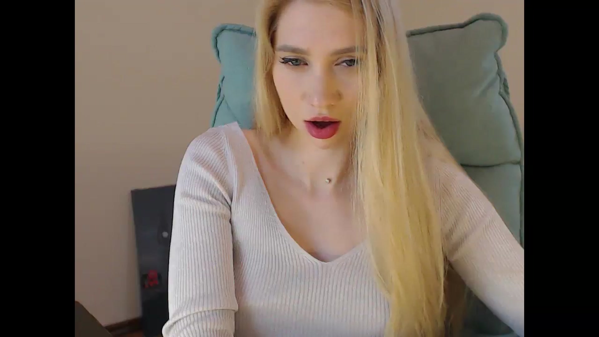 Gallery image thumbnail from Miss_Sylvia's myfreecams stream on, 05/09/2025, 20:15 image 5 of 20