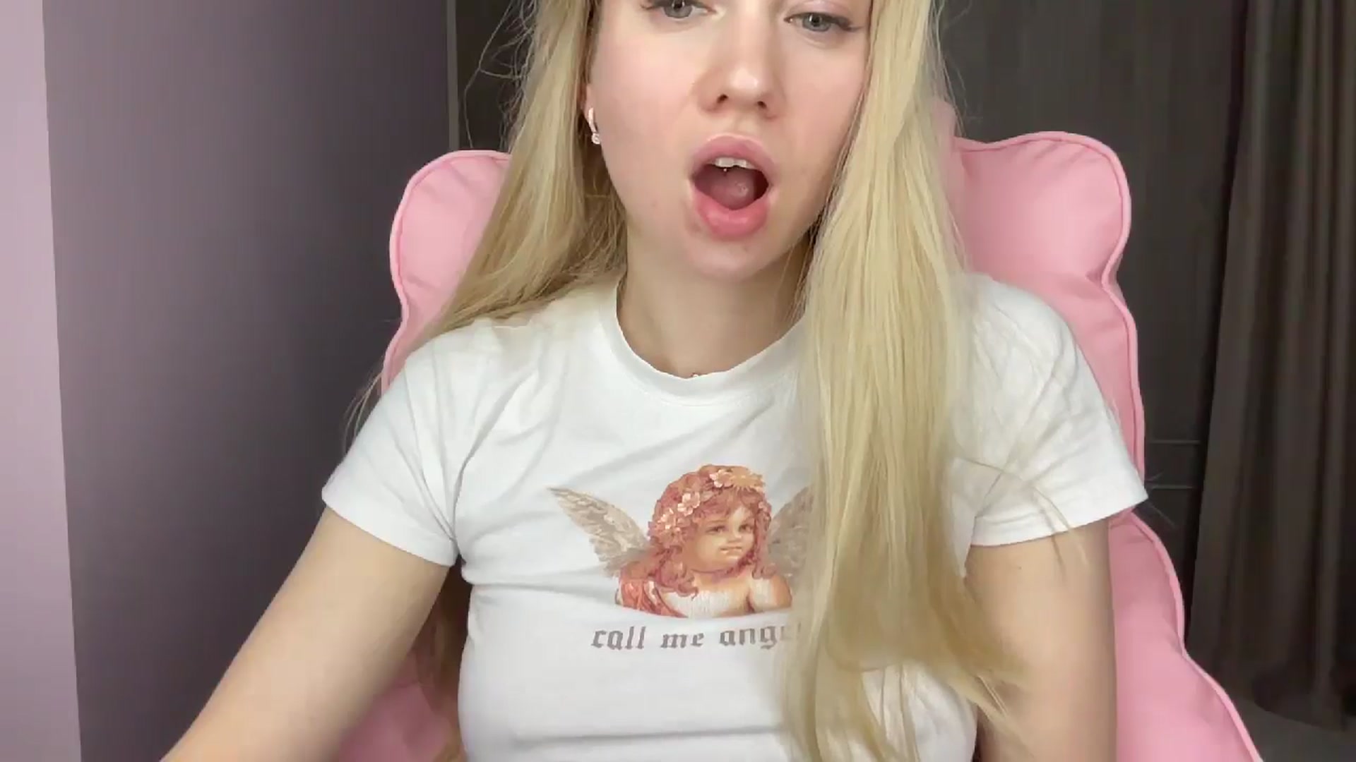 Gallery image thumbnail from Miss_Sylvia's myfreecams stream on, 05/14/2025, 19:09 image 17 of 20