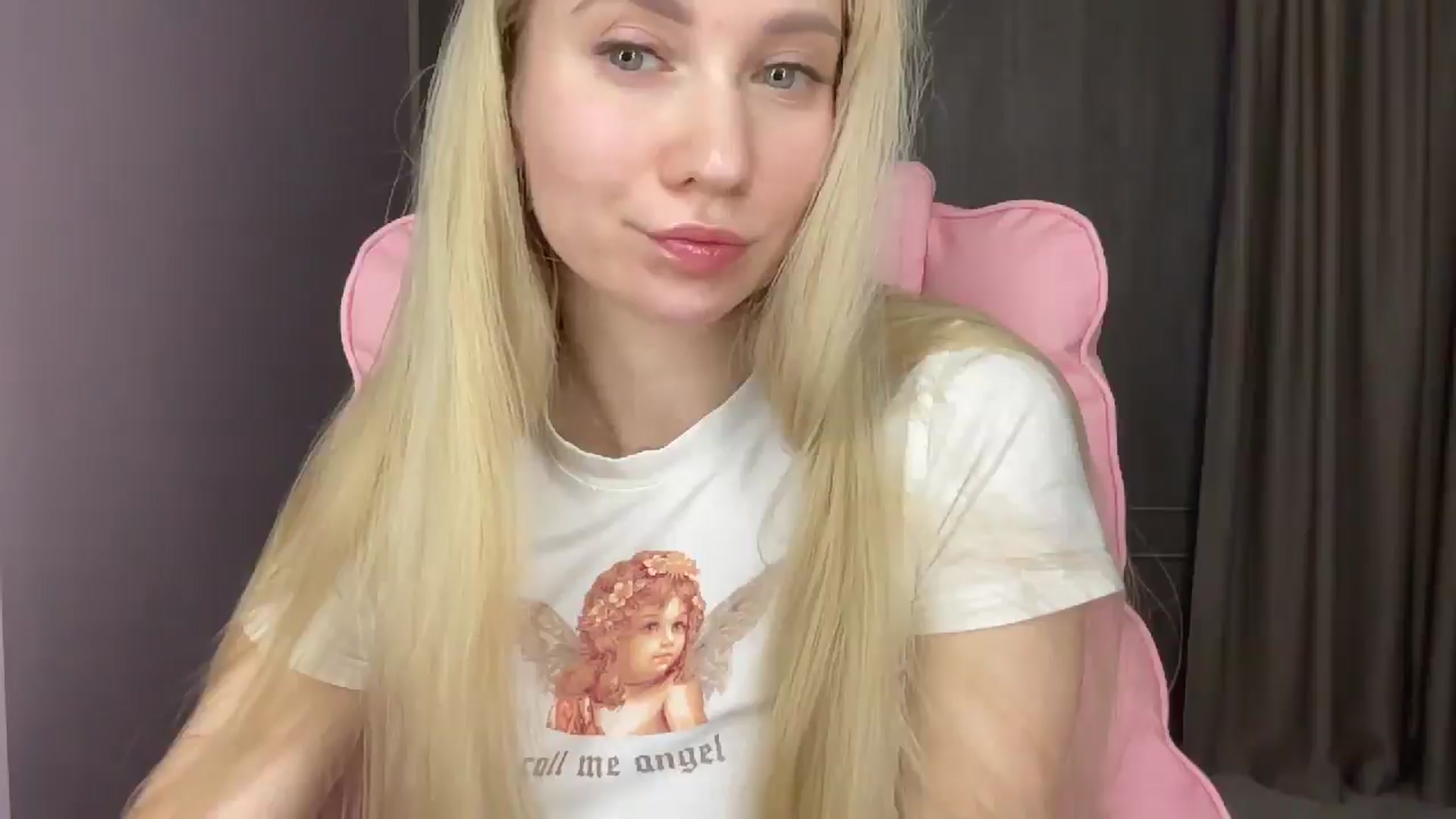 Gallery image thumbnail from Miss_Sylvia's myfreecams stream on, 05/14/2025, 19:09 image 5 of 20