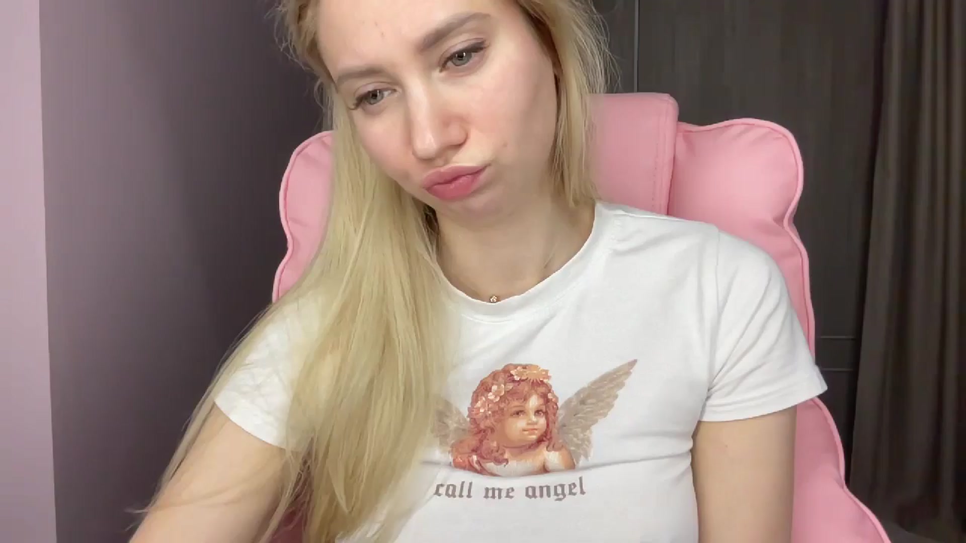 Gallery image thumbnail from Miss_Sylvia's myfreecams stream on, 05/14/2025, 19:09 image 15 of 20