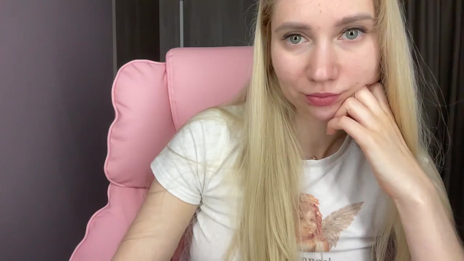 Gallery image thumbnail from Miss_Sylvia's myfreecams stream on, 05/14/2025, 21:05 image 7 of 20