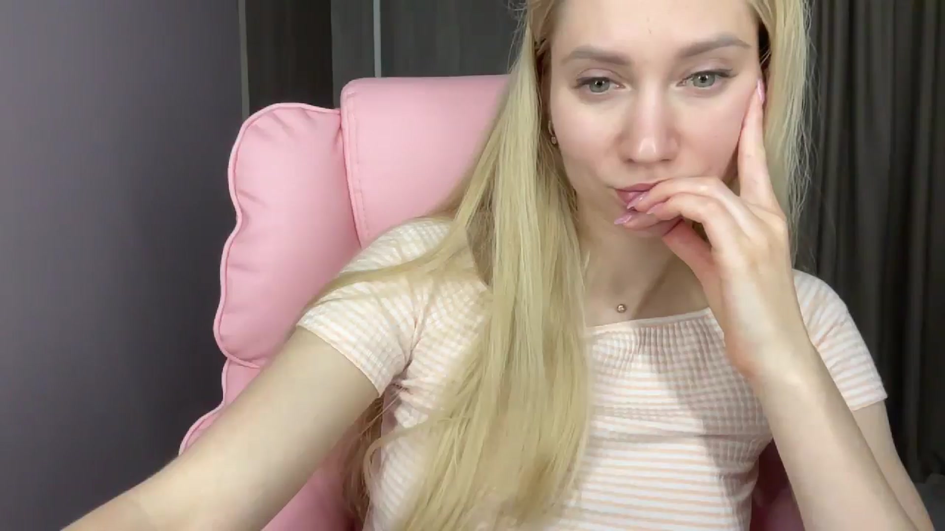 Gallery image thumbnail from Miss_Sylvia's myfreecams stream on, 05/15/2025, 19:57 image 19 of 20