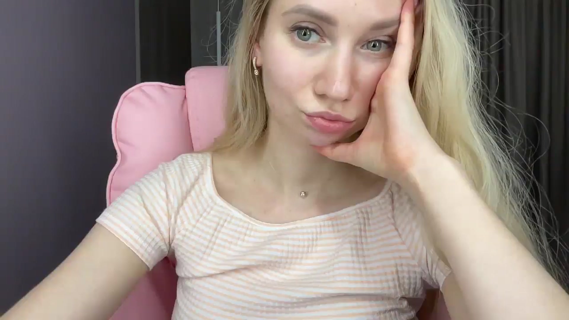 Gallery image thumbnail from Miss_Sylvia's myfreecams stream on, 05/15/2025, 19:57 image 10 of 20