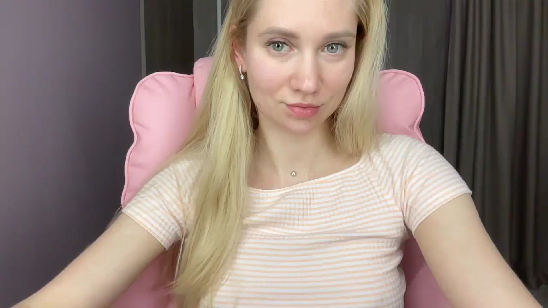 Gallery image thumbnail from Miss_Sylvia's myfreecams stream on, 05/15/2025, 19:57 image 15 of 20