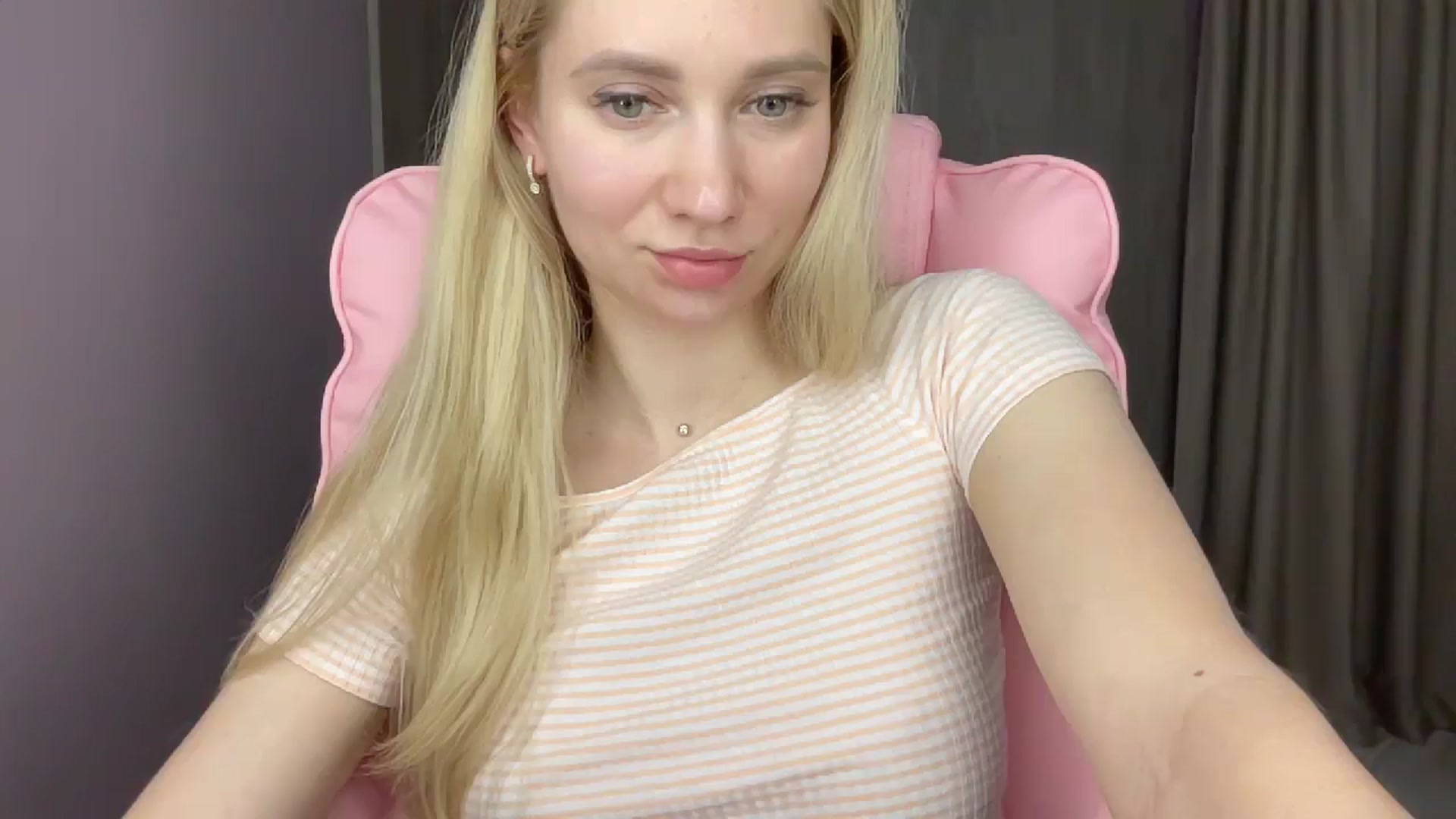 Gallery image thumbnail from Miss_Sylvia's myfreecams stream on, 05/15/2025, 19:57 image 18 of 20