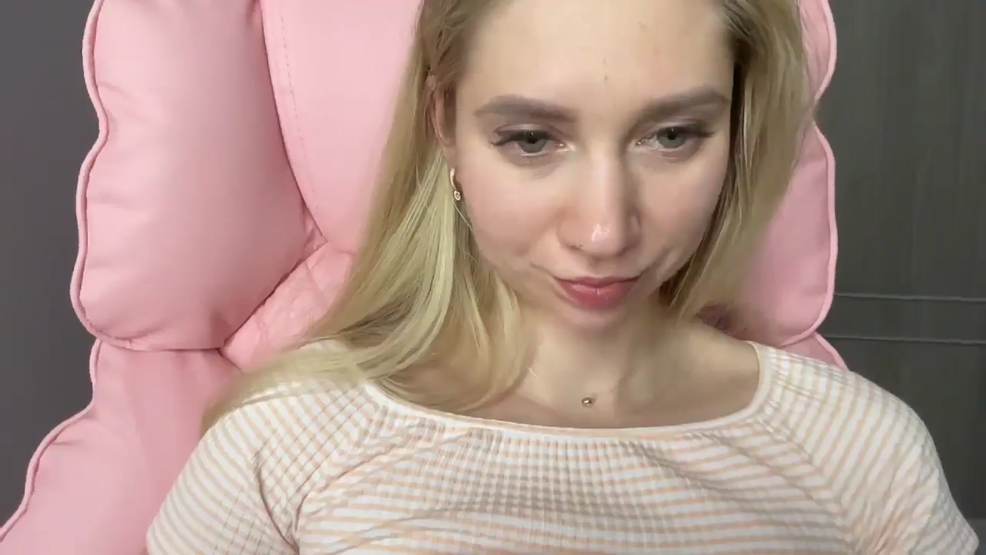 Gallery image thumbnail from Miss_Sylvia's myfreecams stream on, 05/15/2025, 20:37 image 17 of 20