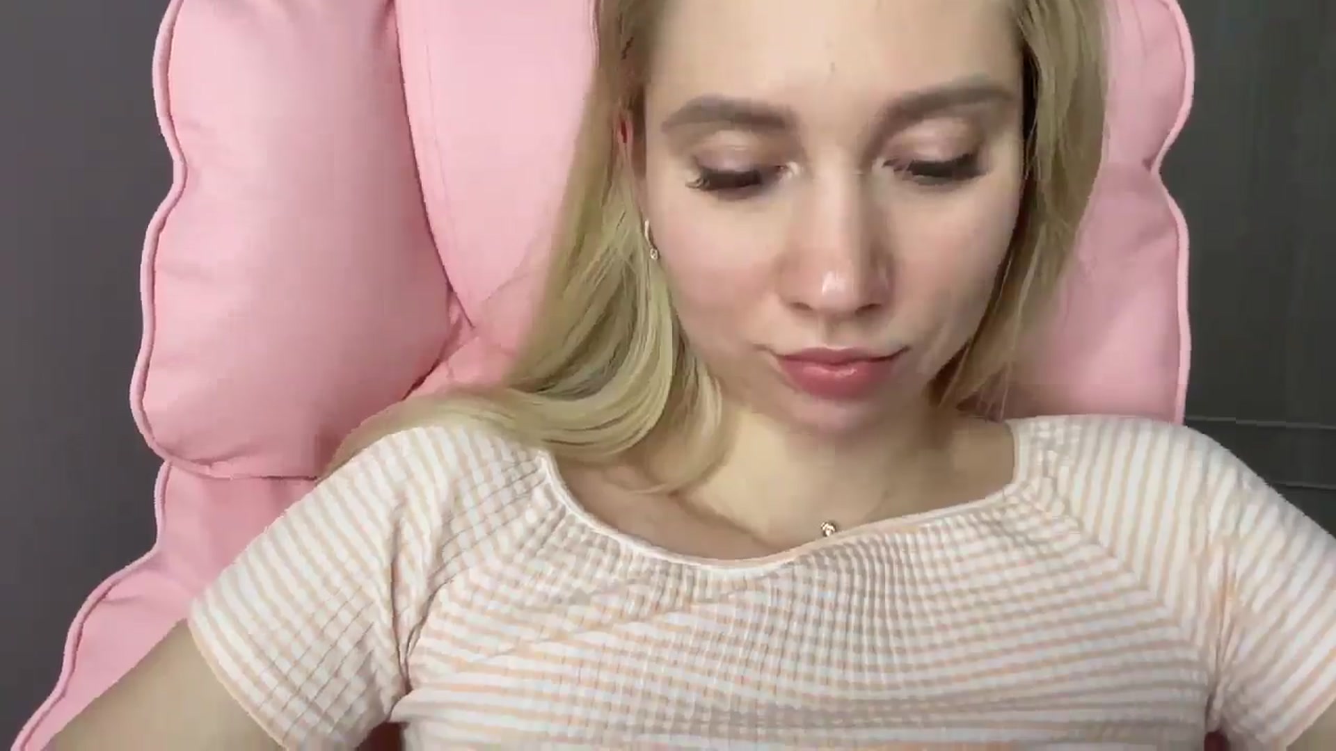 Gallery image thumbnail from Miss_Sylvia's myfreecams stream on, 05/15/2025, 20:37 image 10 of 20