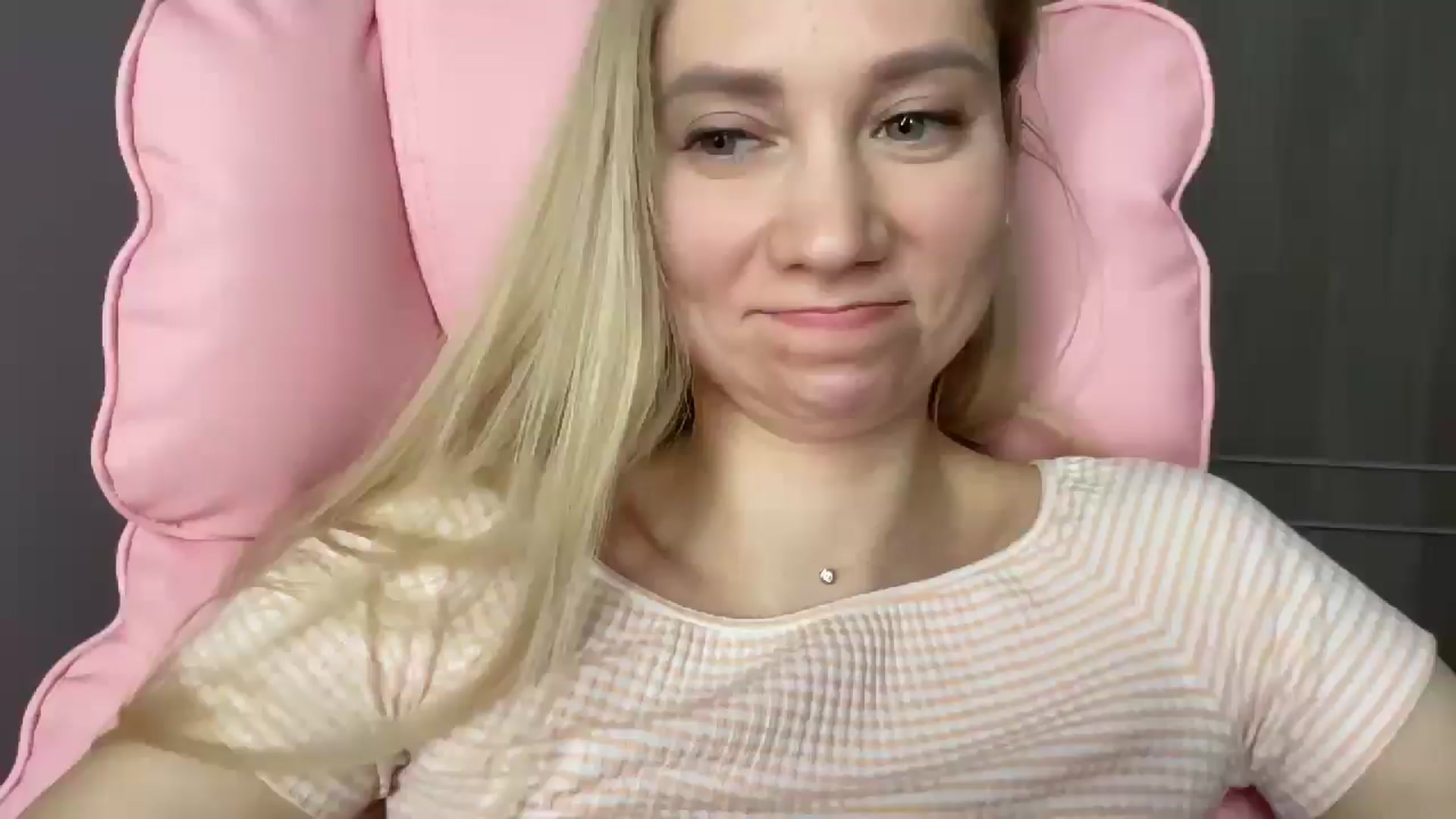 Gallery image thumbnail from Miss_Sylvia's myfreecams stream on, 05/15/2025, 20:37 image 1 of 20