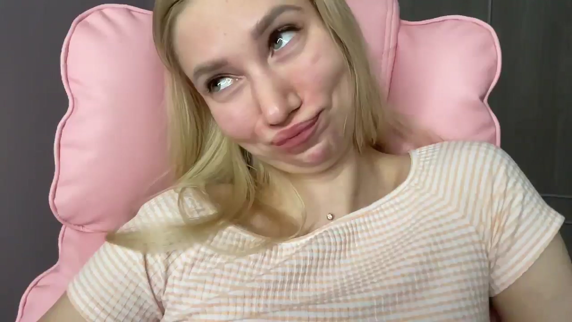 Gallery image thumbnail from Miss_Sylvia's myfreecams stream on, 05/15/2025, 20:37 image 20 of 20