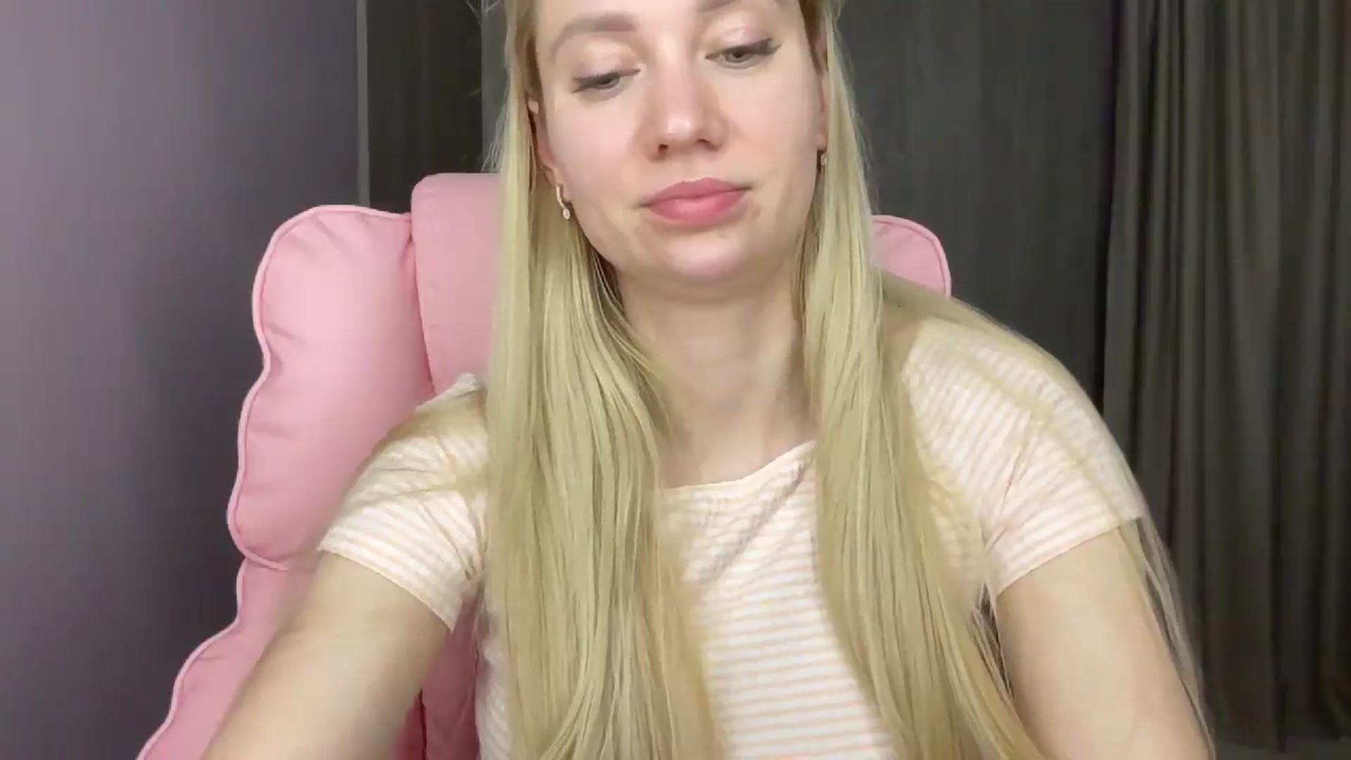 Gallery image thumbnail from Miss_Sylvia's myfreecams stream on, 05/16/2025, 18:49 image 7 of 20