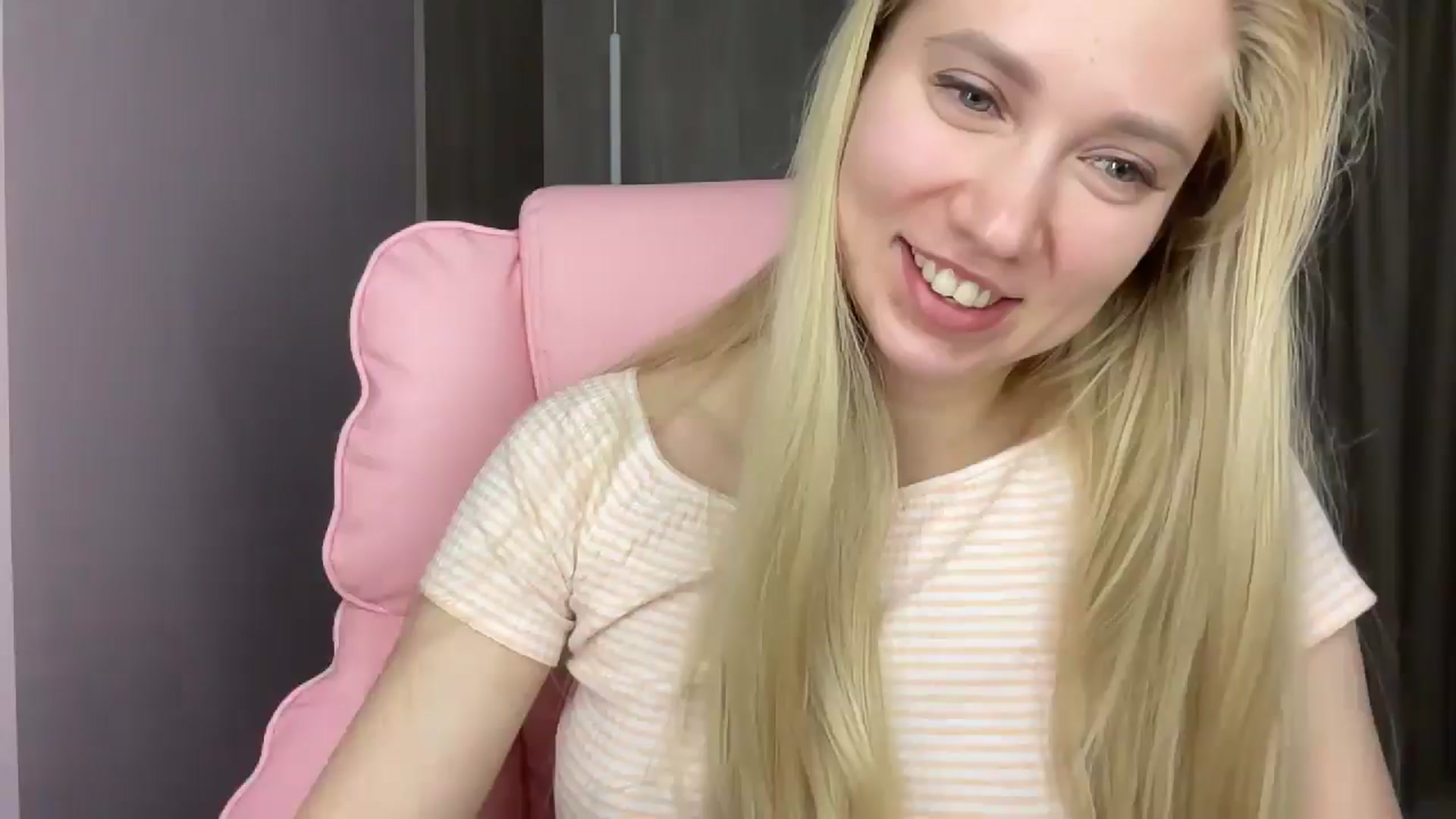Gallery image thumbnail from Miss_Sylvia's myfreecams stream on, 05/16/2025, 18:49 image 18 of 20