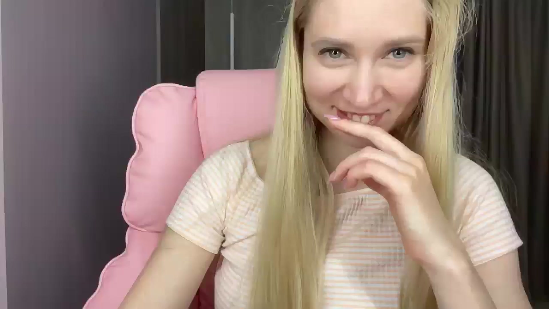 Gallery image thumbnail from Miss_Sylvia's myfreecams stream on, 05/16/2025, 18:49 image 20 of 20