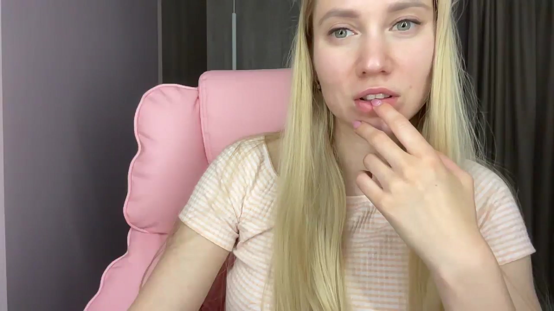 Gallery image thumbnail from Miss_Sylvia's myfreecams stream on, 05/16/2025, 18:49 image 17 of 20