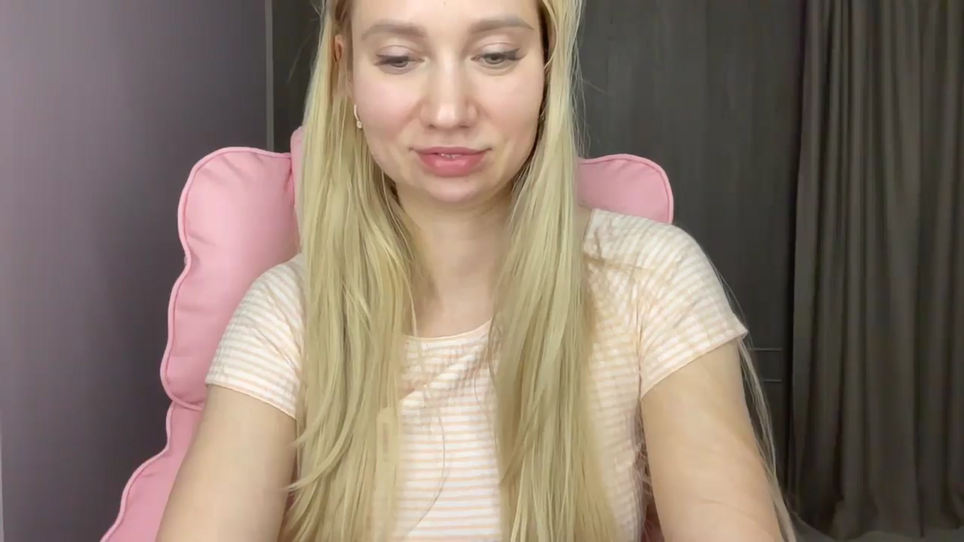 Gallery image thumbnail from Miss_Sylvia's myfreecams stream on, 05/16/2025, 21:43 image 6 of 20