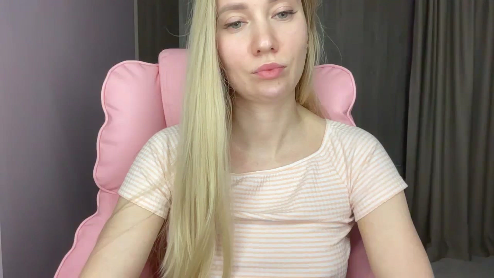 Gallery image thumbnail from Miss_Sylvia's myfreecams stream on, 05/16/2025, 21:43 image 15 of 20