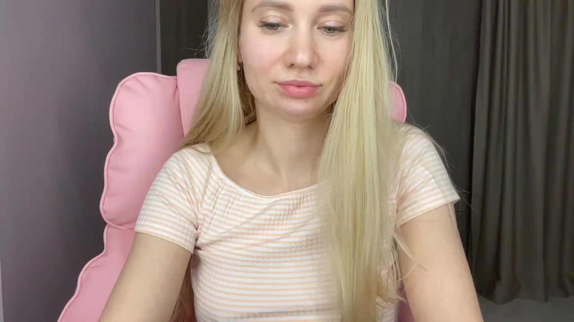 Gallery image thumbnail from Miss_Sylvia's myfreecams stream on, 05/16/2025, 21:43 image 19 of 20