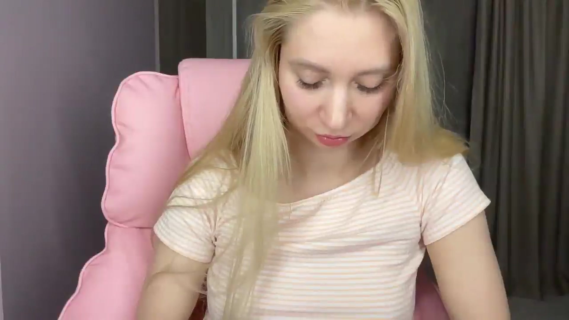 Gallery image thumbnail from Miss_Sylvia's myfreecams stream on, 05/16/2025, 21:43 image 20 of 20
