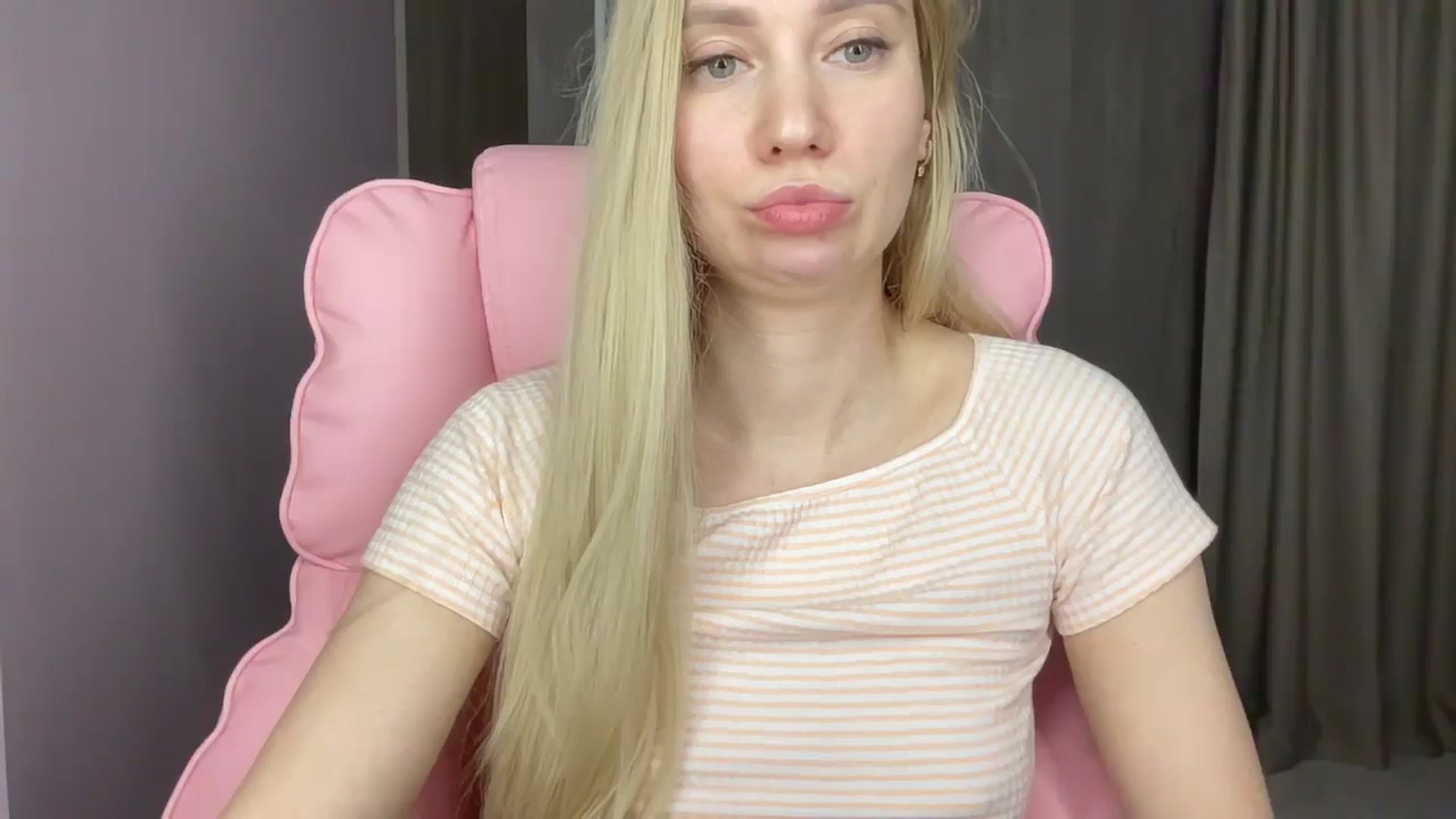 Gallery image thumbnail from Miss_Sylvia's myfreecams stream on, 05/16/2025, 21:43 image 17 of 20
