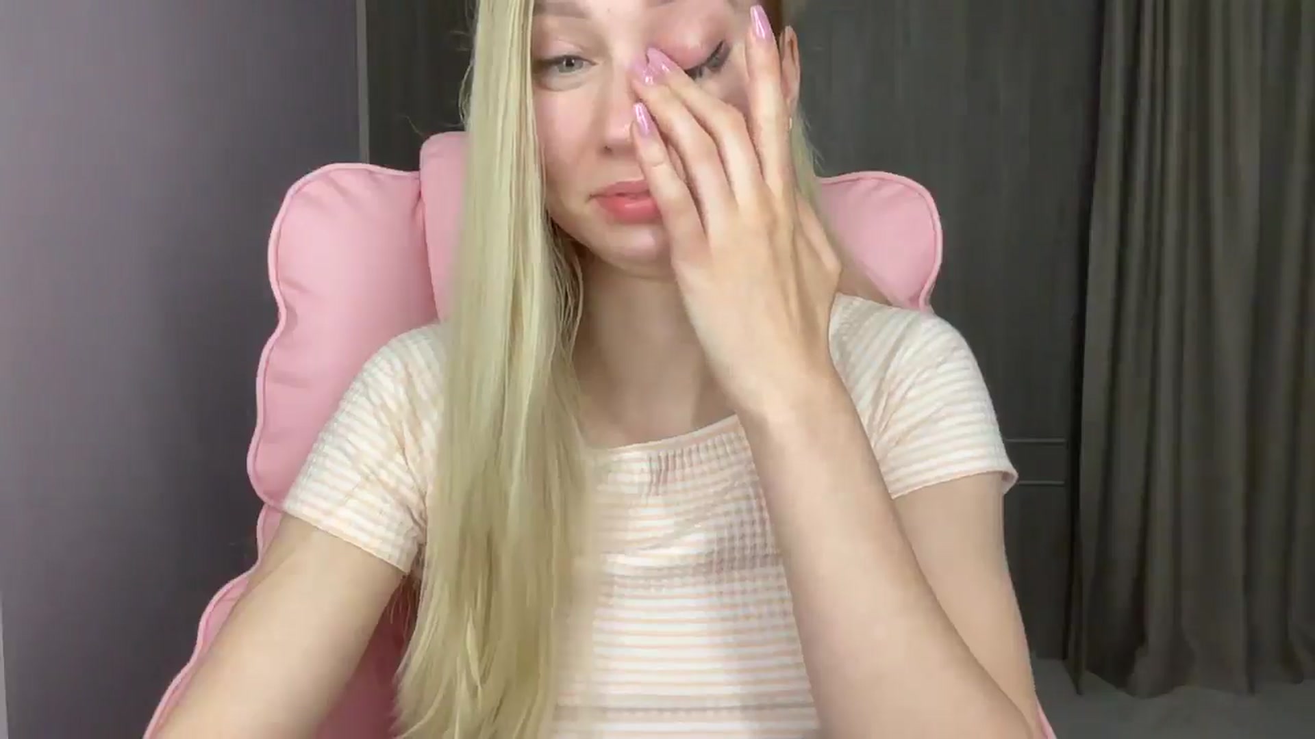 Gallery image thumbnail from Miss_Sylvia's myfreecams stream on, 05/16/2025, 21:43 image 18 of 20