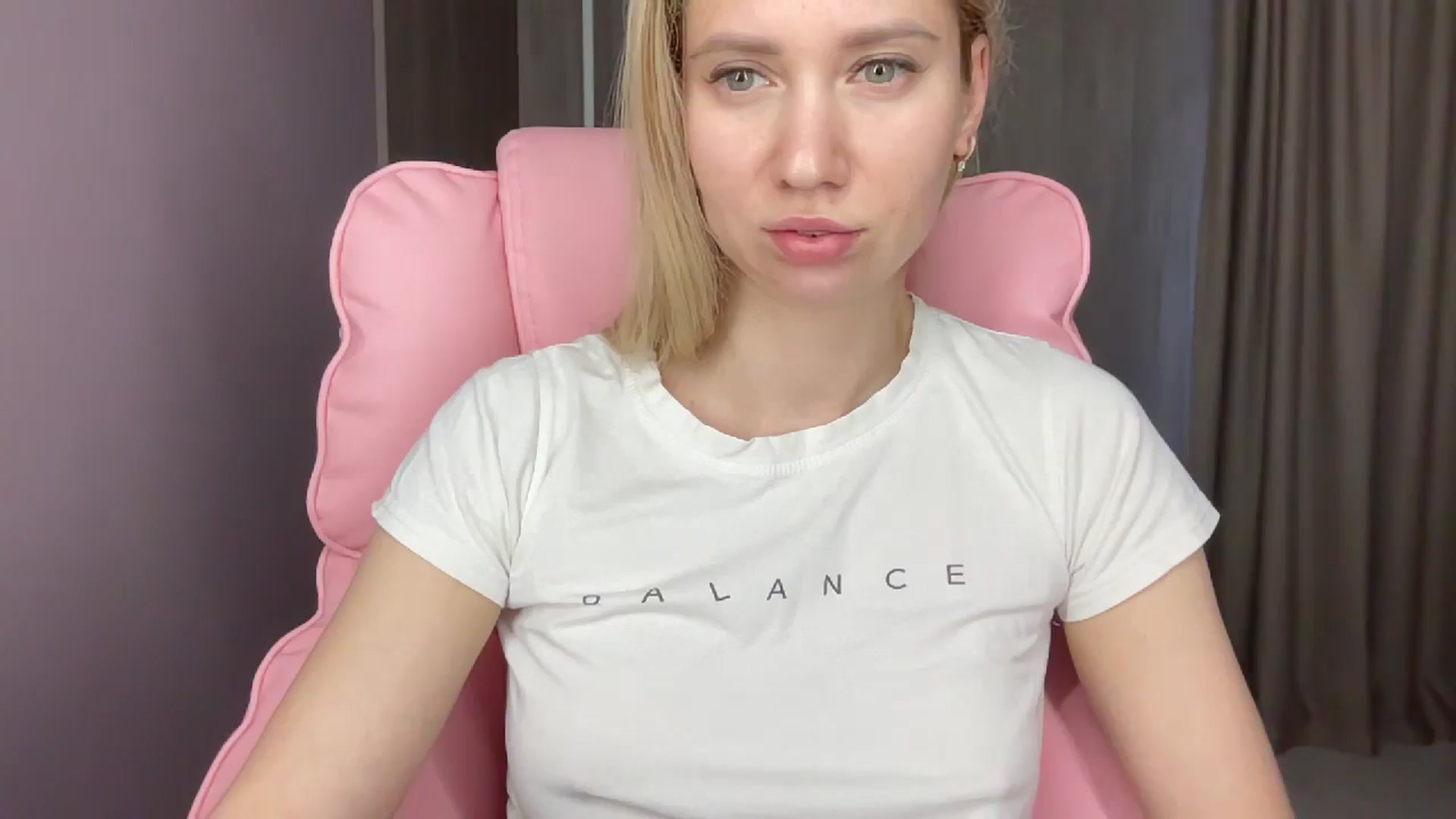 Gallery image thumbnail from Miss_Sylvia's myfreecams stream on, 05/17/2025, 17:33 image 6 of 20