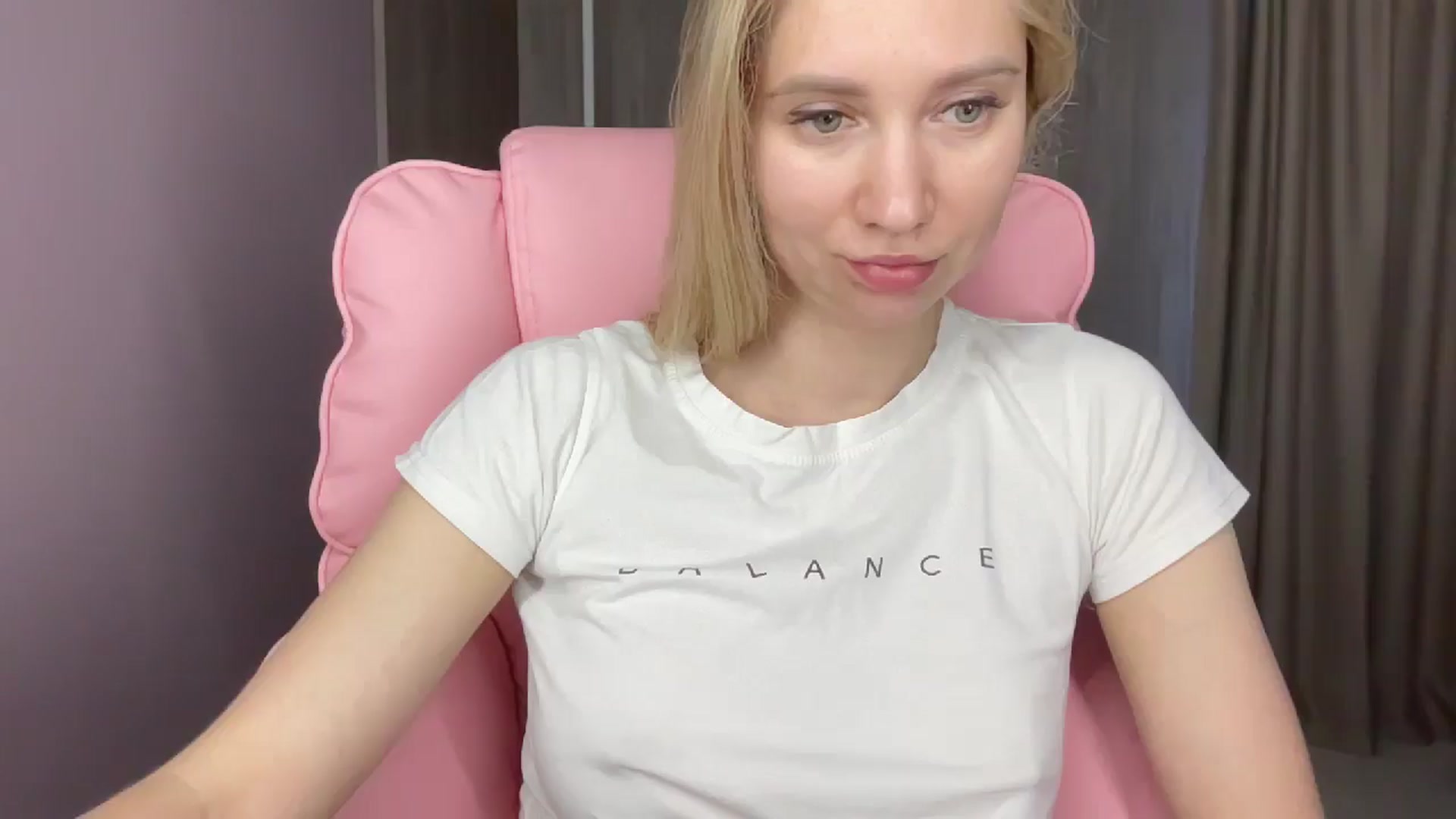 Gallery image thumbnail from Miss_Sylvia's myfreecams stream on, 05/17/2025, 17:33 image 3 of 20