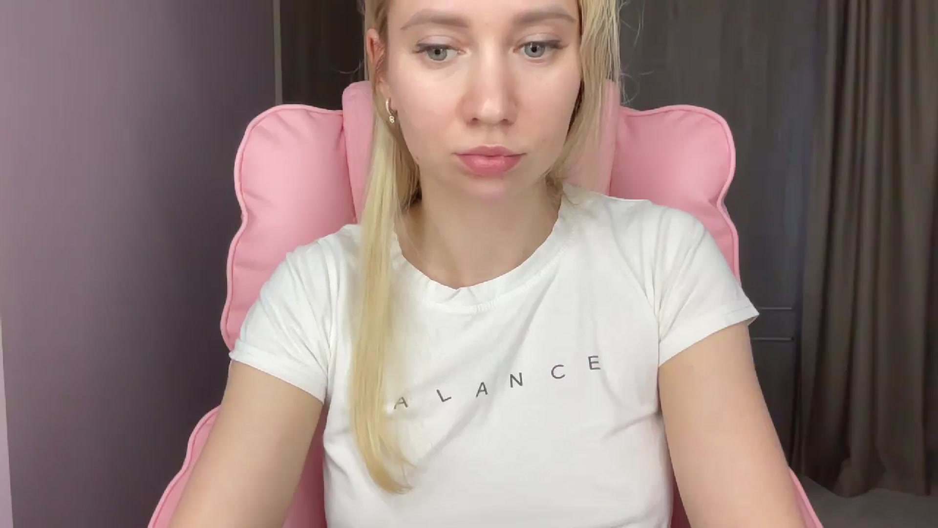 Gallery image thumbnail from Miss_Sylvia's myfreecams stream on, 05/17/2025, 17:33 image 13 of 20