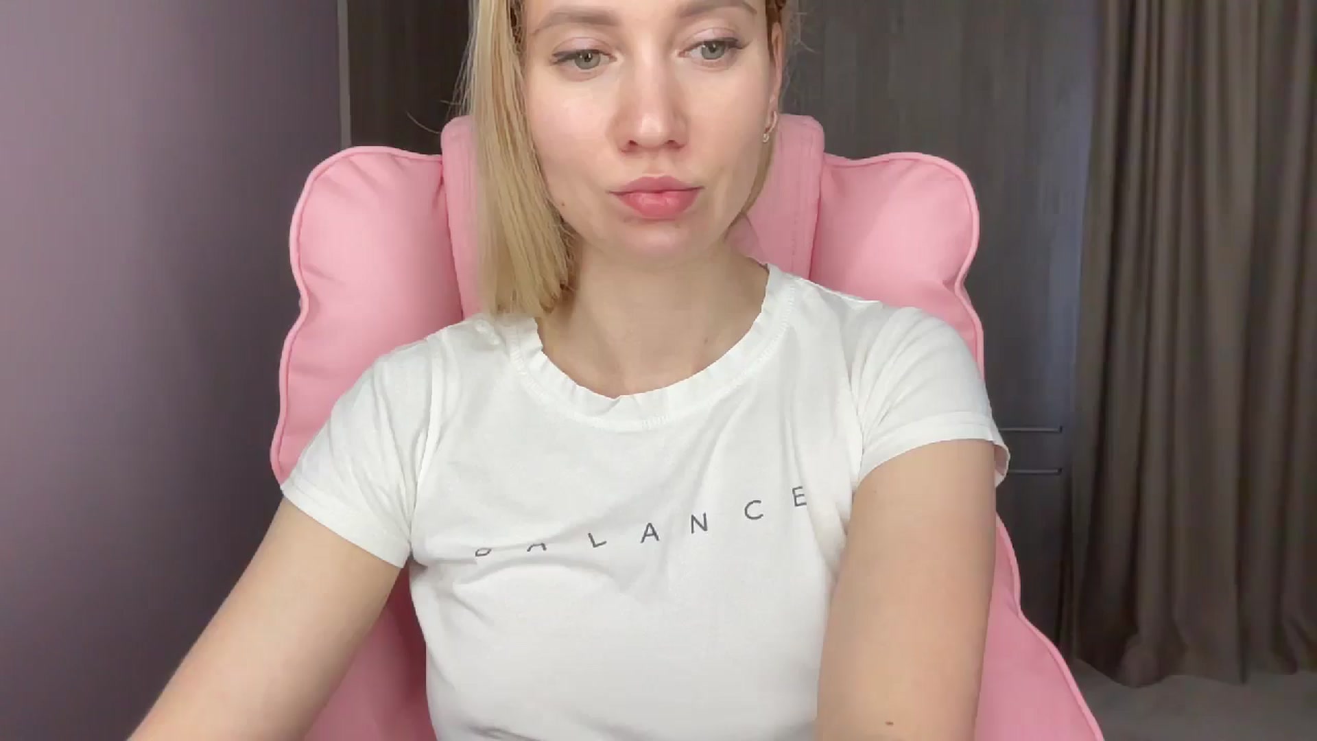 Gallery image thumbnail from Miss_Sylvia's myfreecams stream on, 05/17/2025, 17:33 image 5 of 20