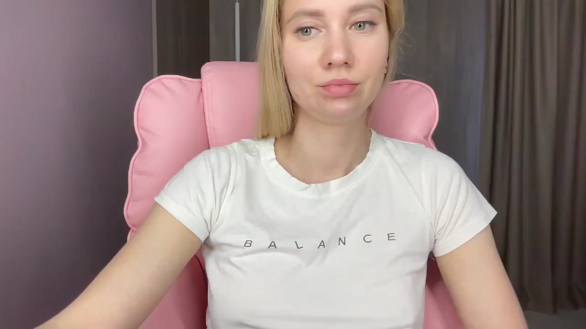 Gallery image thumbnail from Miss_Sylvia's myfreecams stream on, 05/17/2025, 17:33 image 1 of 20